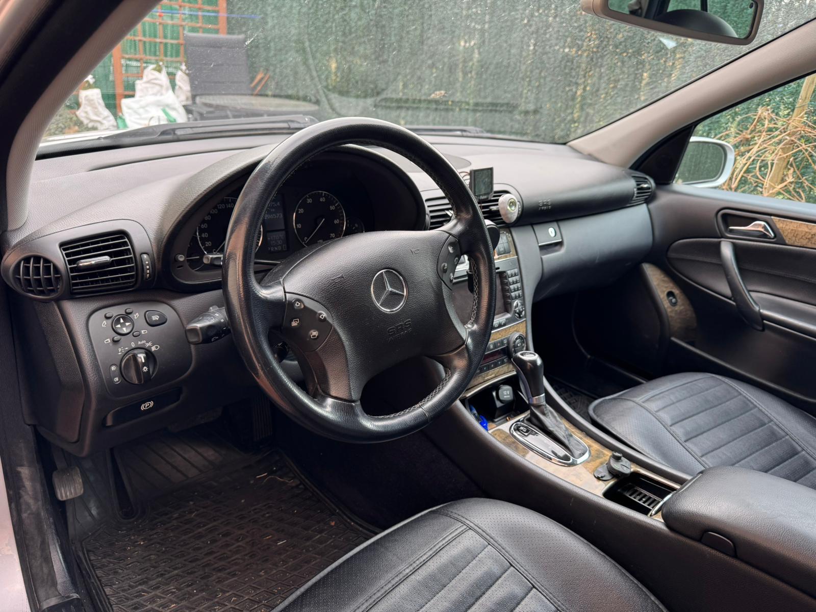 MERCEDES-BENZ C 320 V6 4matic-image-1