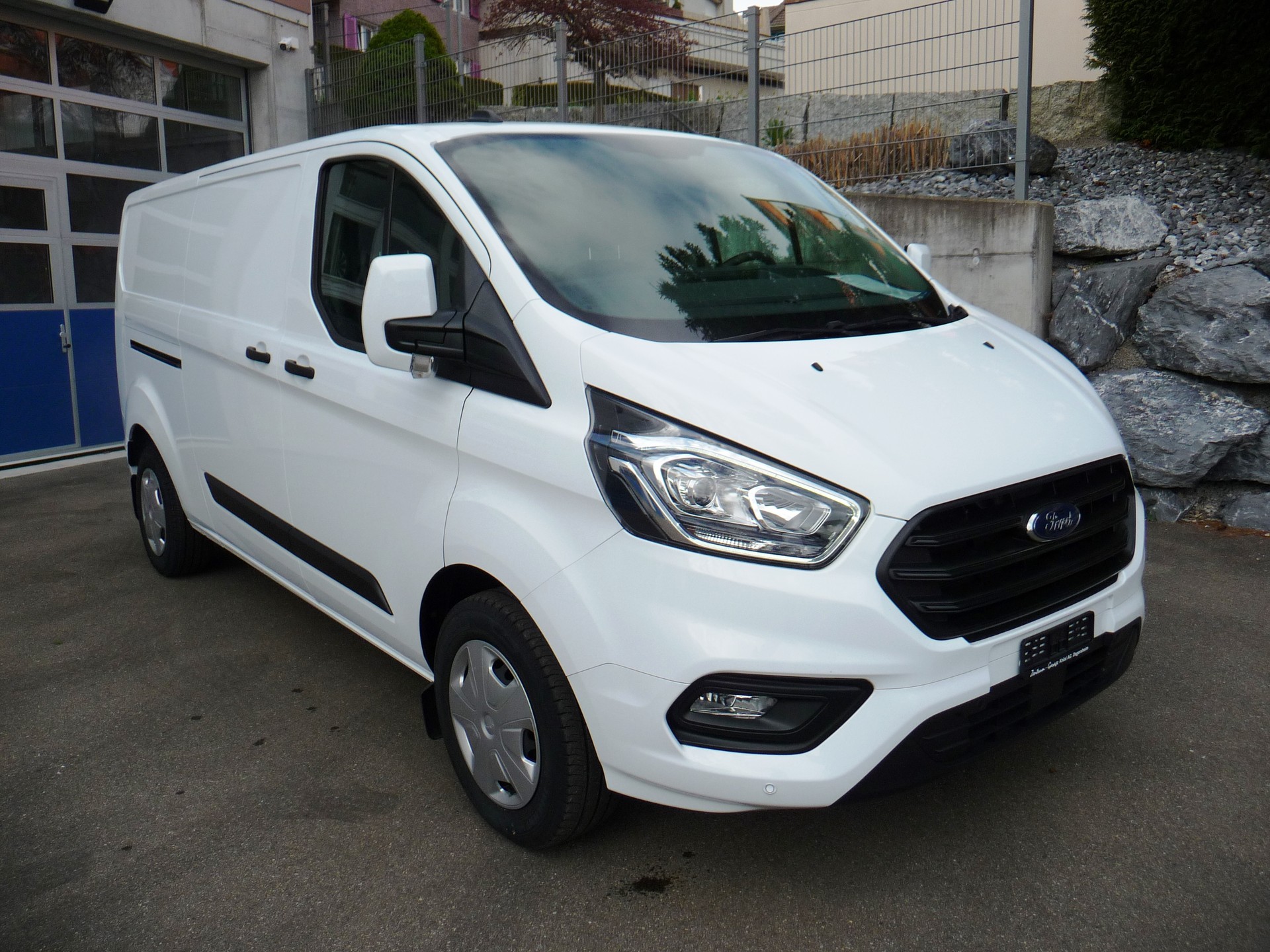FORD Transit Custom Van 320 L2H1 Trend (Anhängekupplung, Doppelflügeltüren)