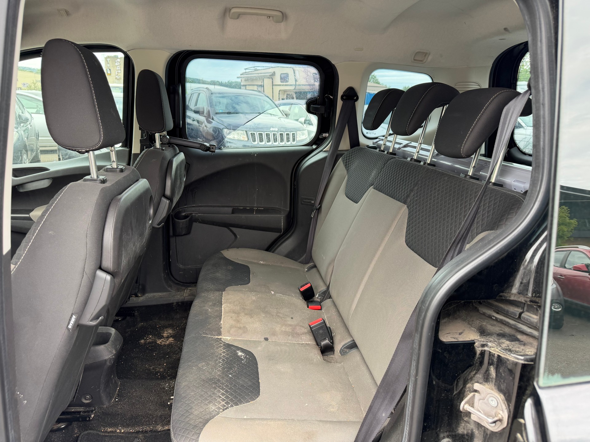FORD Tourneo Courier 1.0 SCTi Trend-image-10