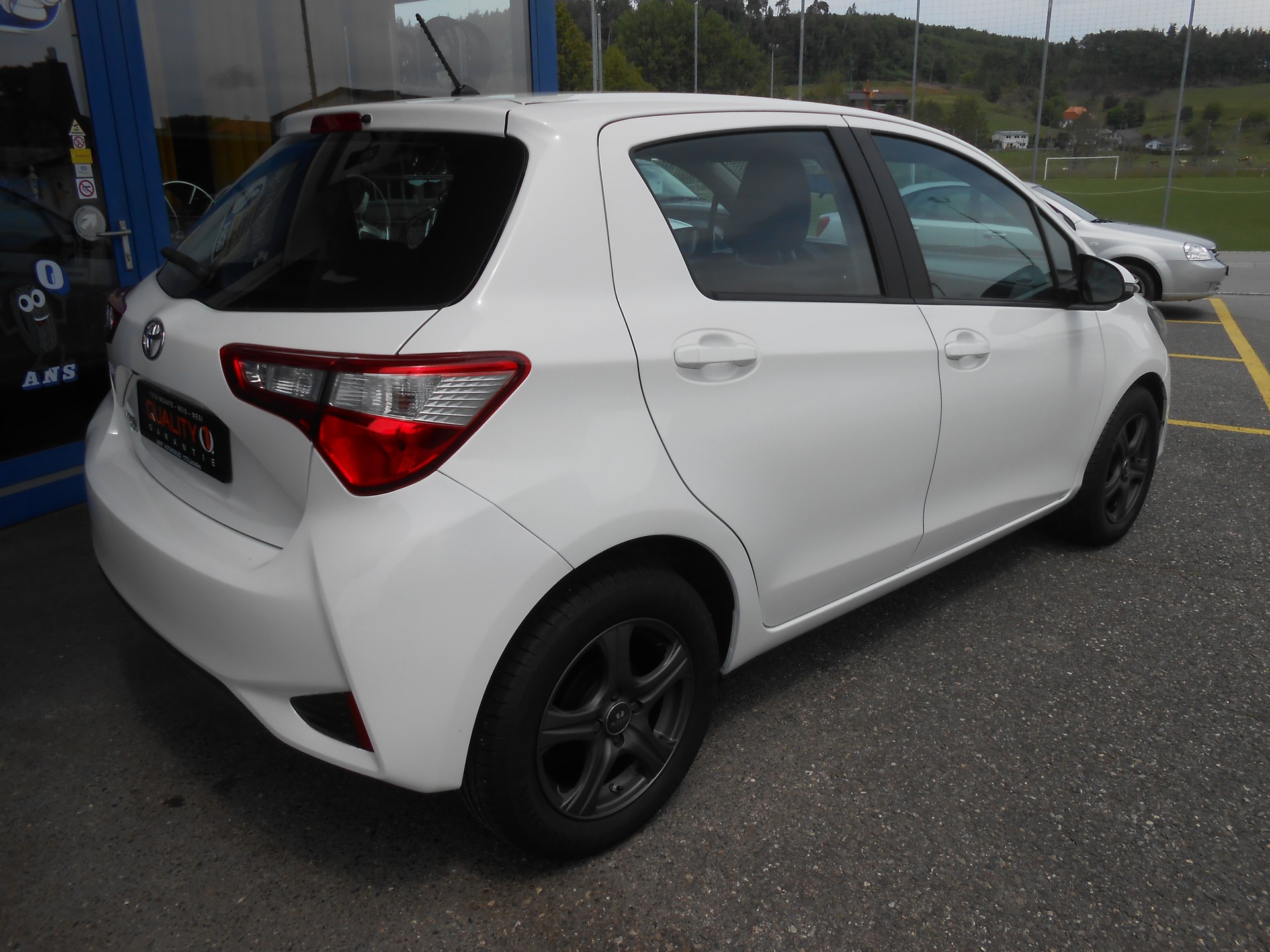 TOYOTA Yaris 1.5 Comfort-image-4