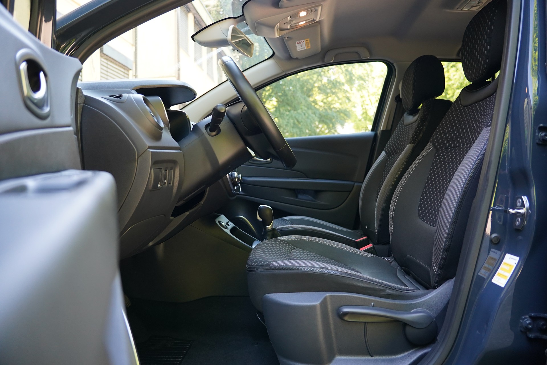 RENAULT Captur 1.2 T 16V Intens EDC-image-14