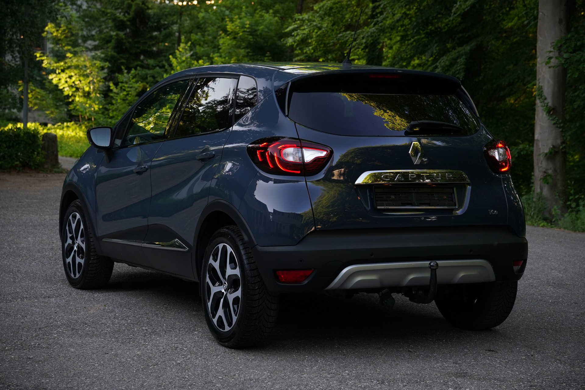 RENAULT Captur 1.2 T 16V Intens EDC-image-4
