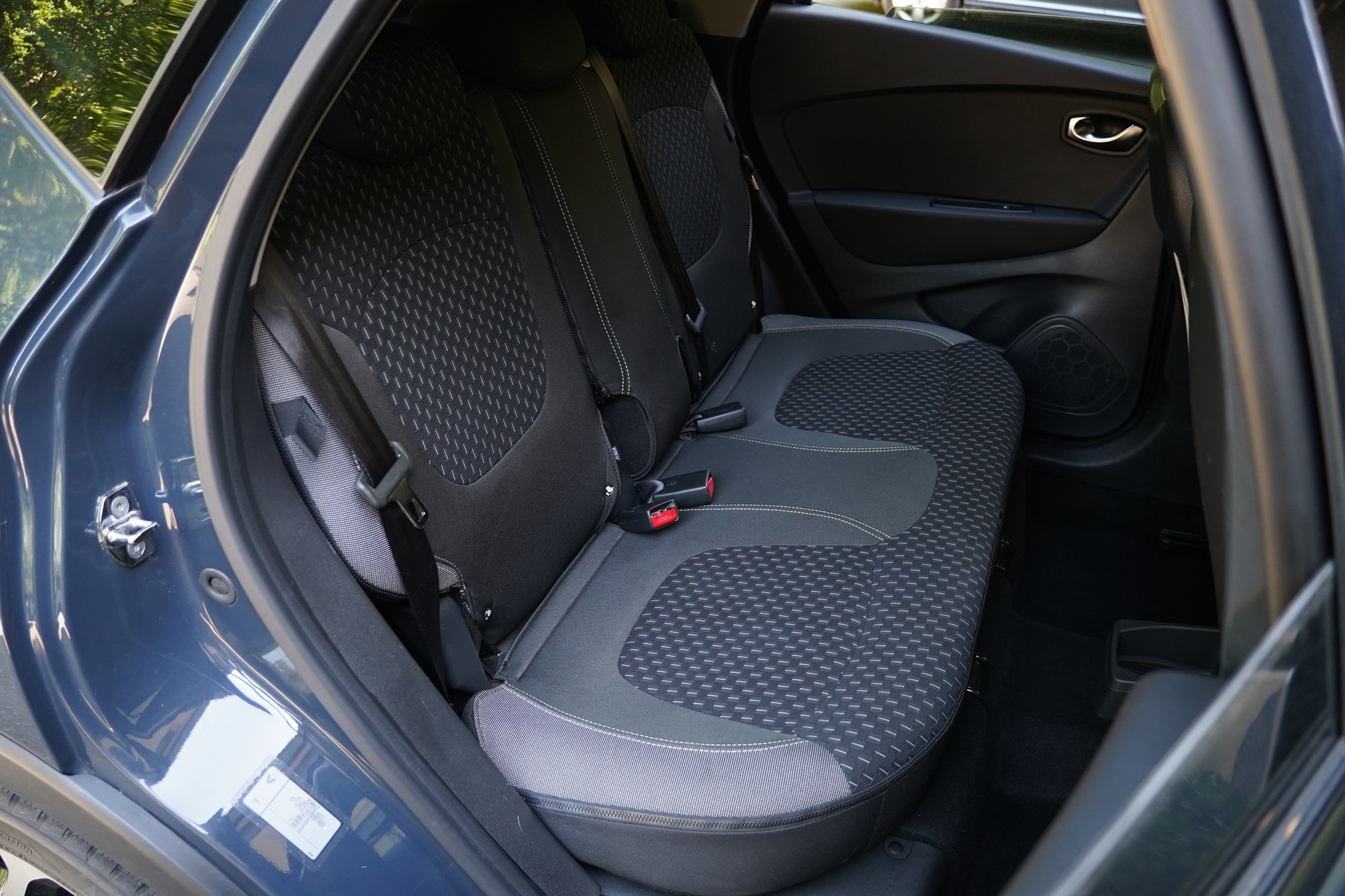 RENAULT Captur 1.2 T 16V Intens EDC-image-21