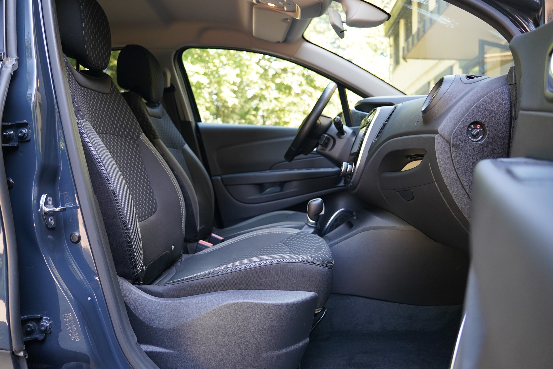 RENAULT Captur 1.2 T 16V Intens EDC-image-16