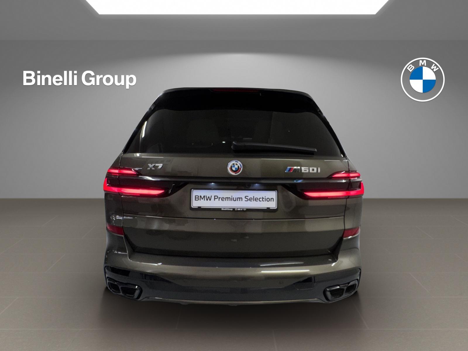 BMW X7 M60i-showroom-element-3