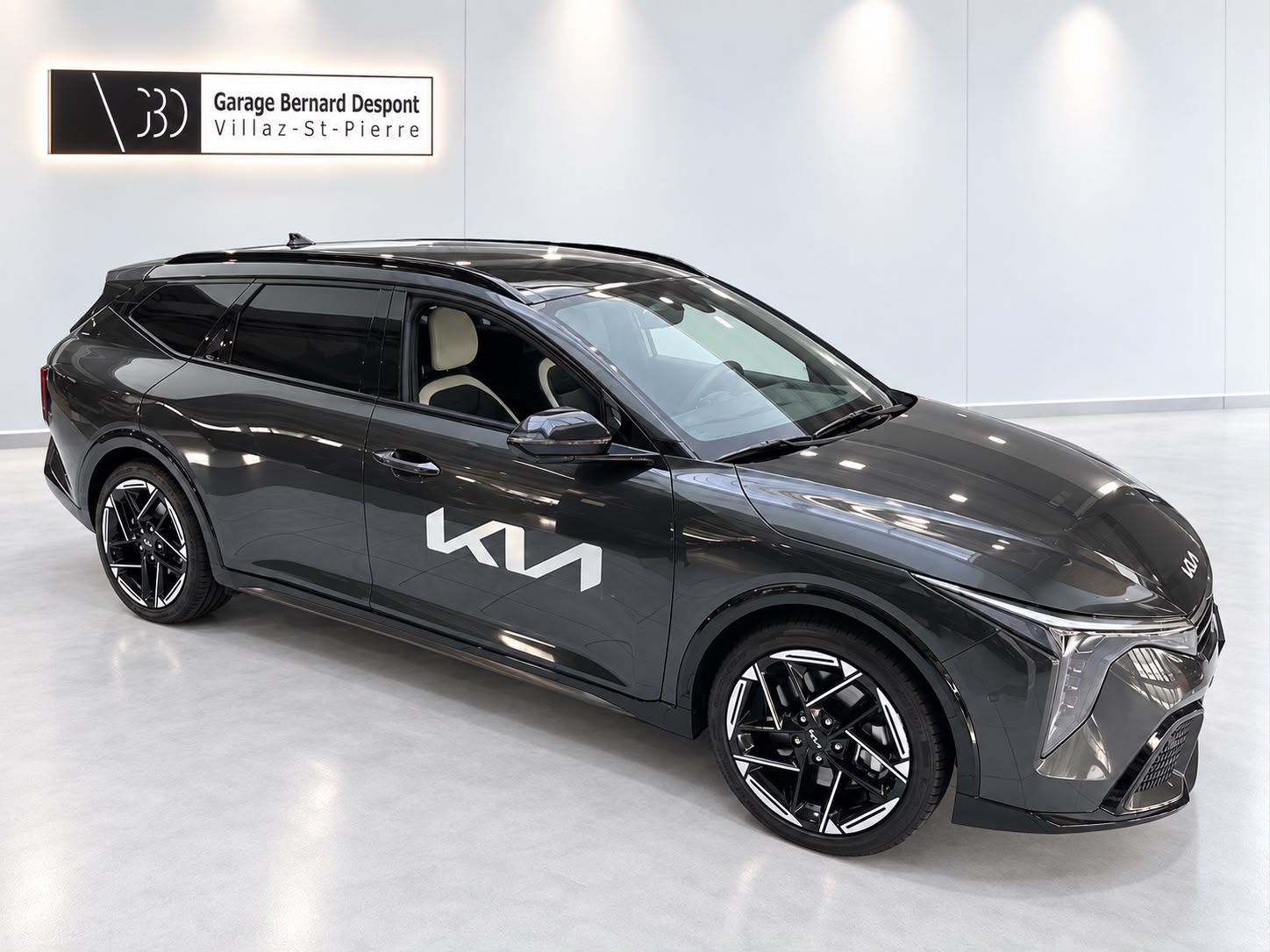 KIA K4 SW 1.6 T-GDi GT-Line-showroom-element-1