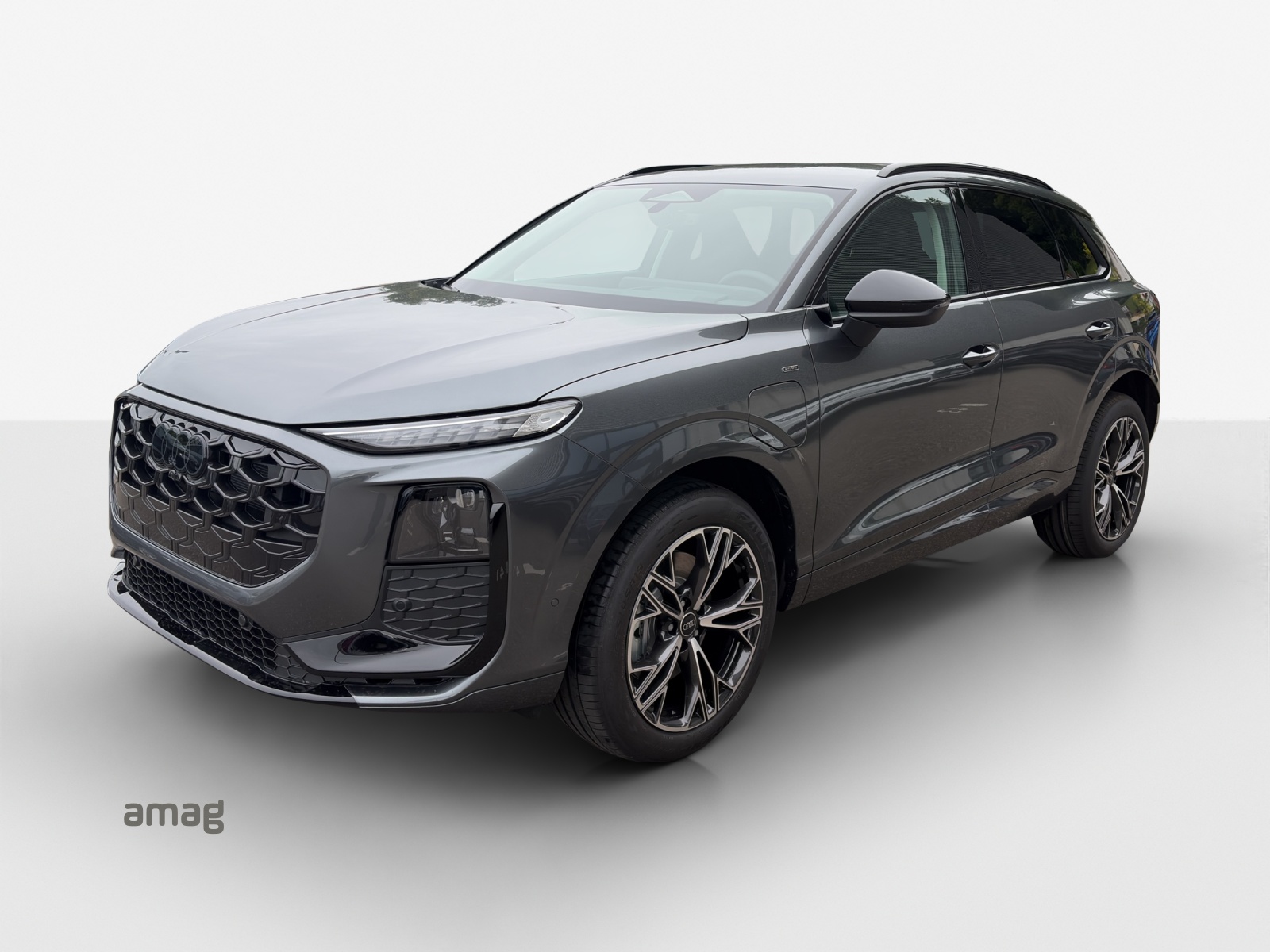 AUDI Q3 SUV e-hybrid 200 kW S tronig-image-0