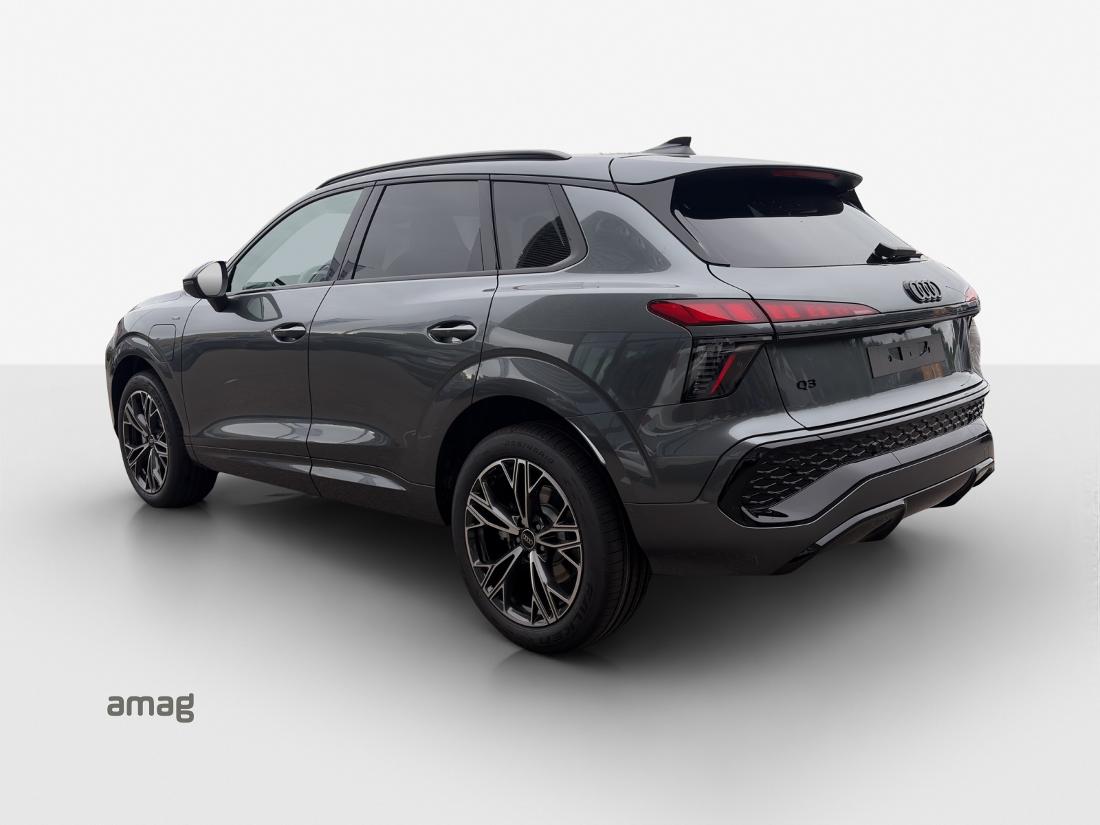 AUDI Q3 SUV e-hybrid 200 kW S tronig-image-2
