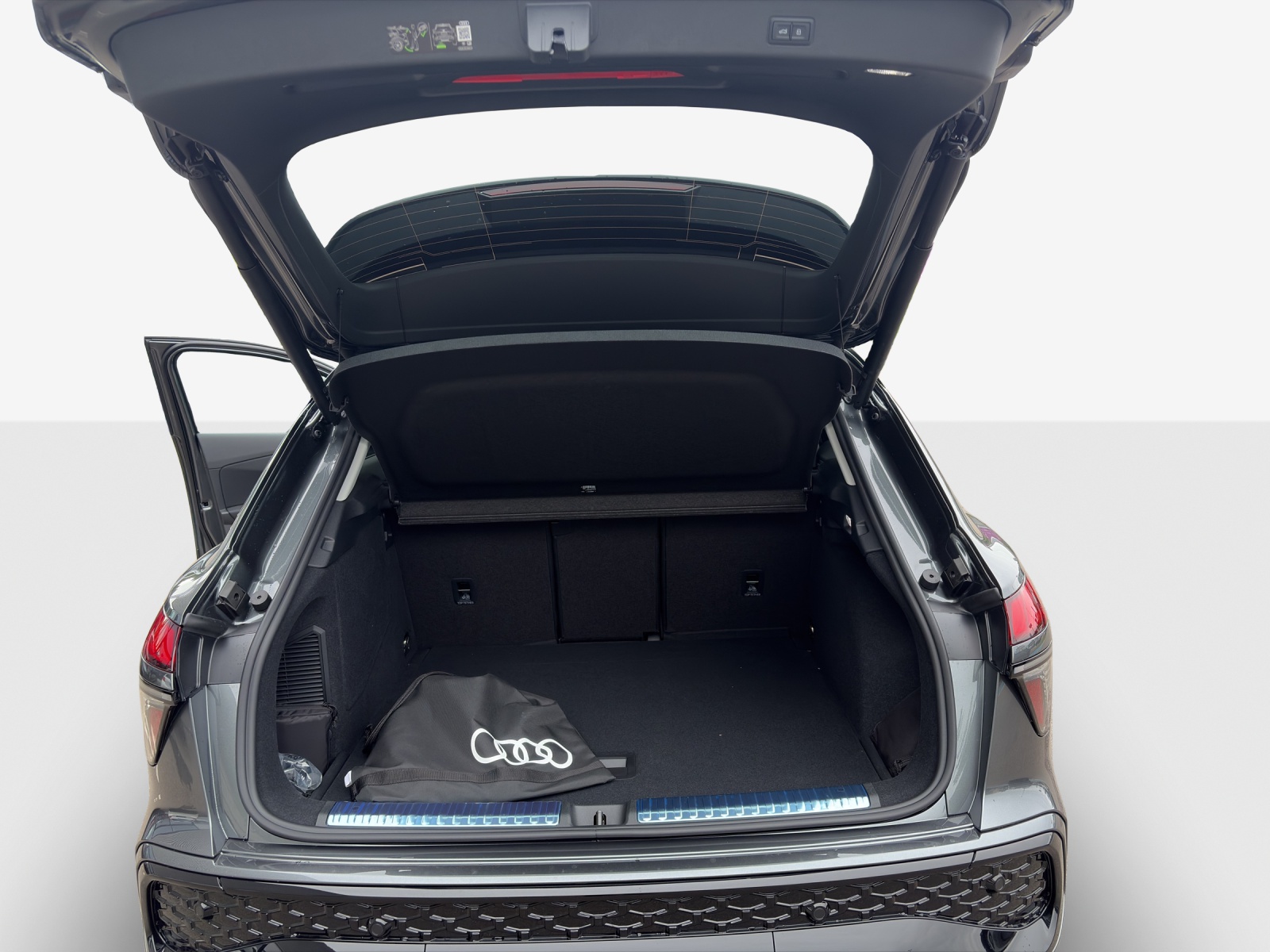 AUDI Q3 SUV e-hybrid 200 kW S tronig-image-12