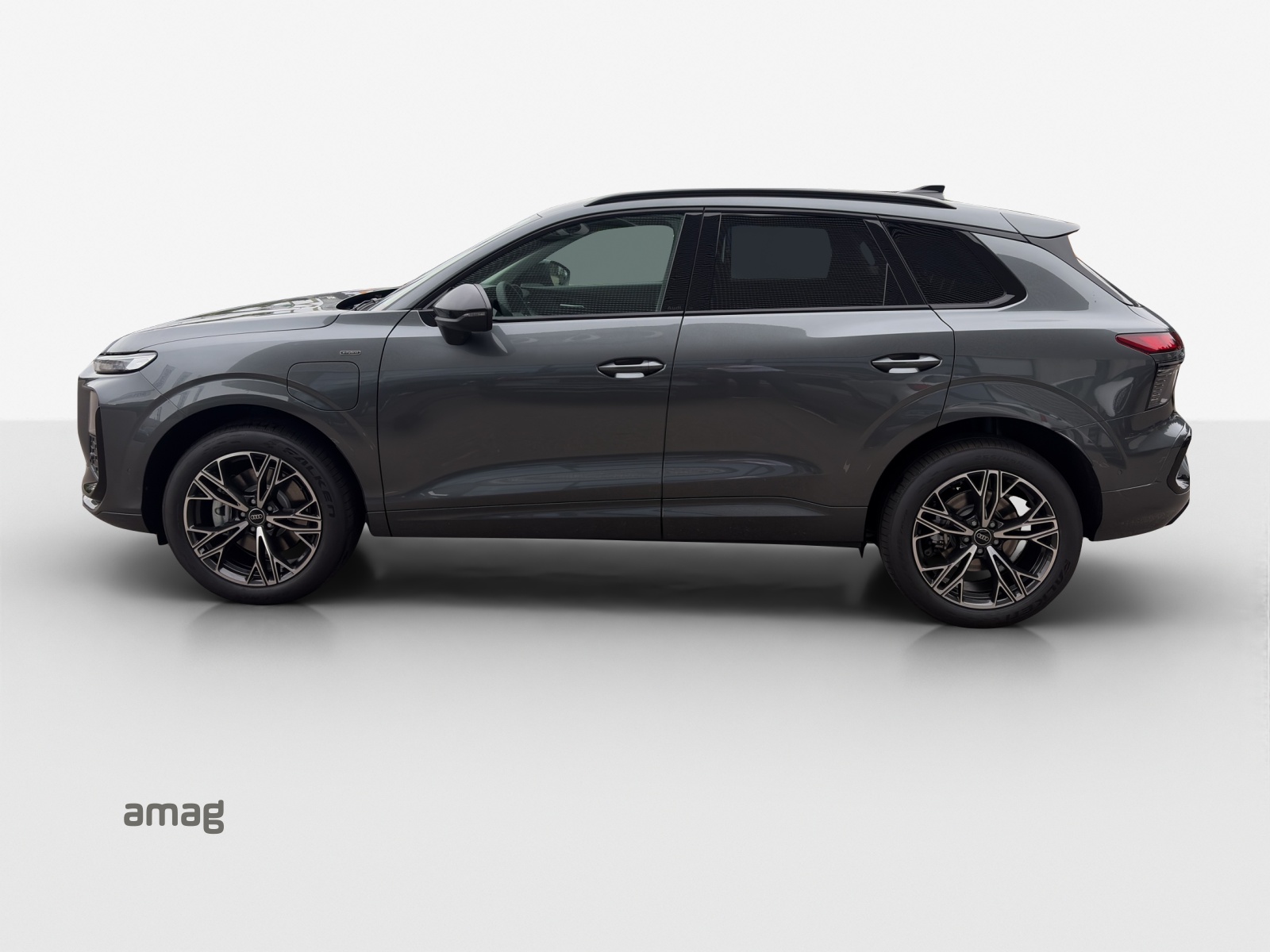AUDI Q3 SUV e-hybrid 200 kW S tronig-image-1