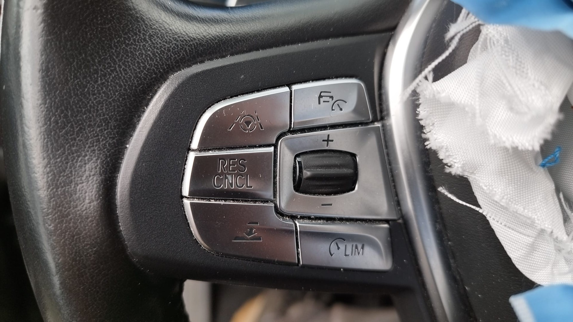 BMW X3 xDrive 20d Individual Luxury Line Steptronic-image-12