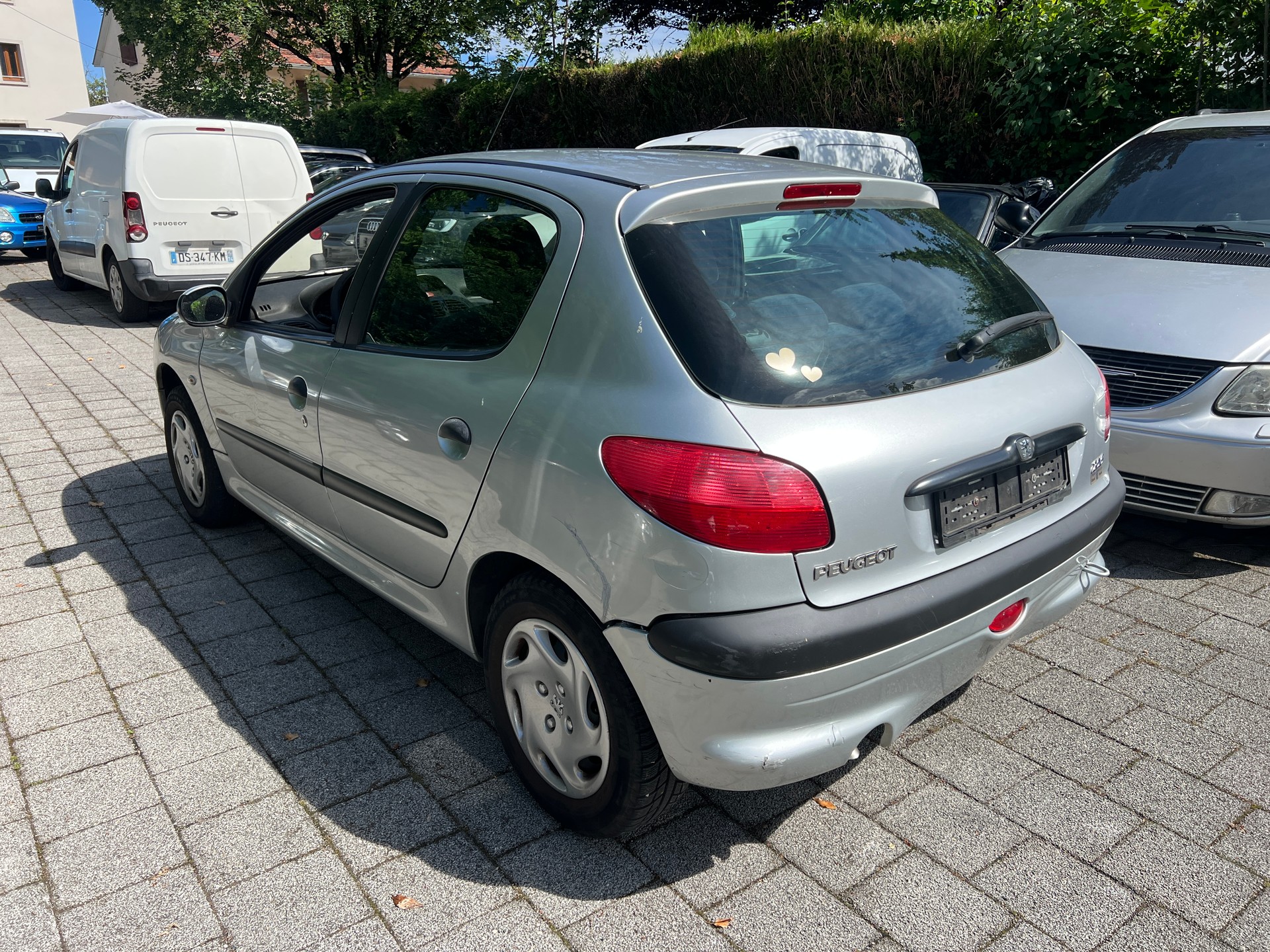 PEUGEOT 206 1.6 16V (XT) Premium-image-2