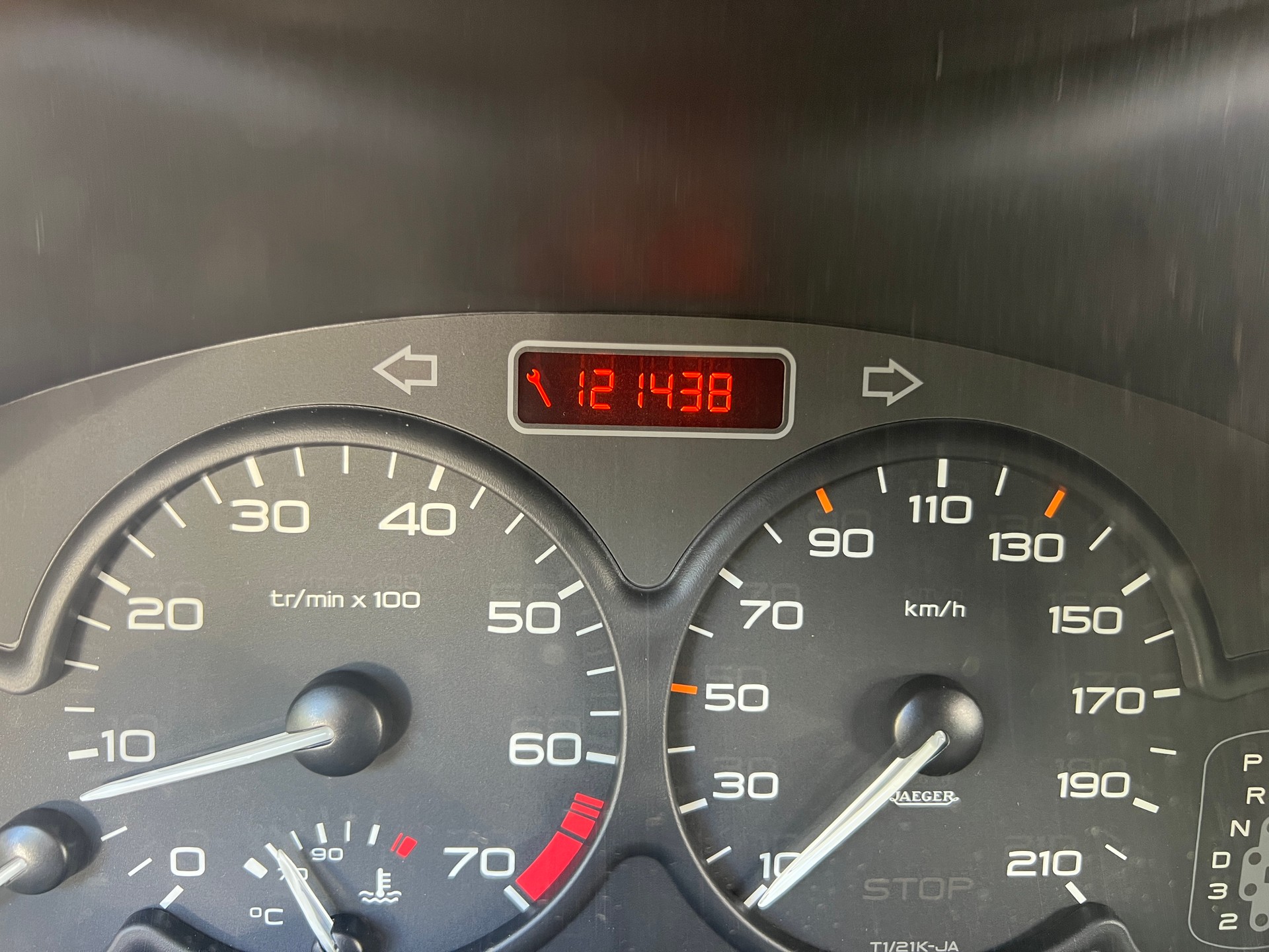 PEUGEOT 206 1.6 16V (XT) Premium-image-10