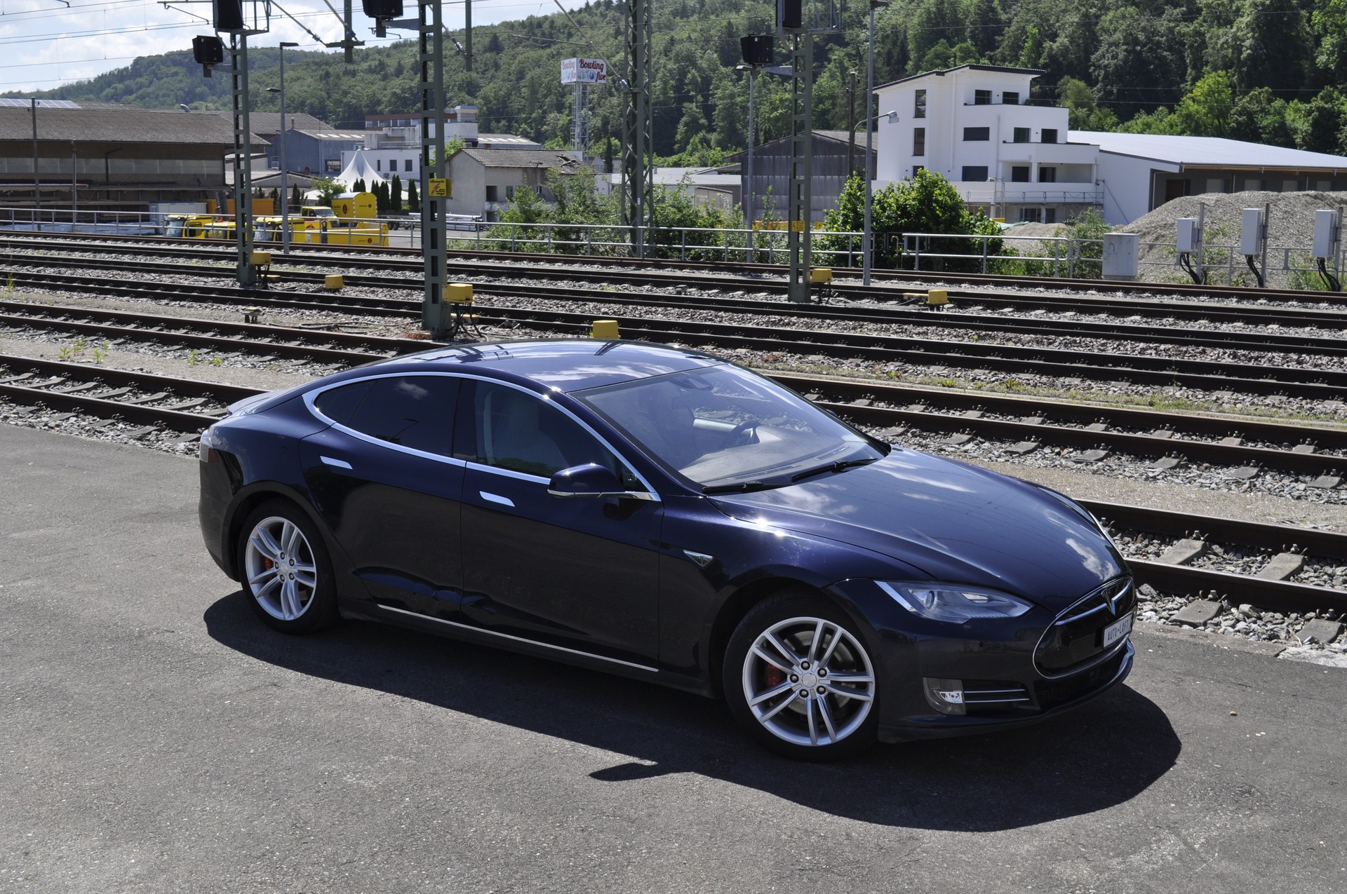 TESLA Model S 85 Performance-image-11