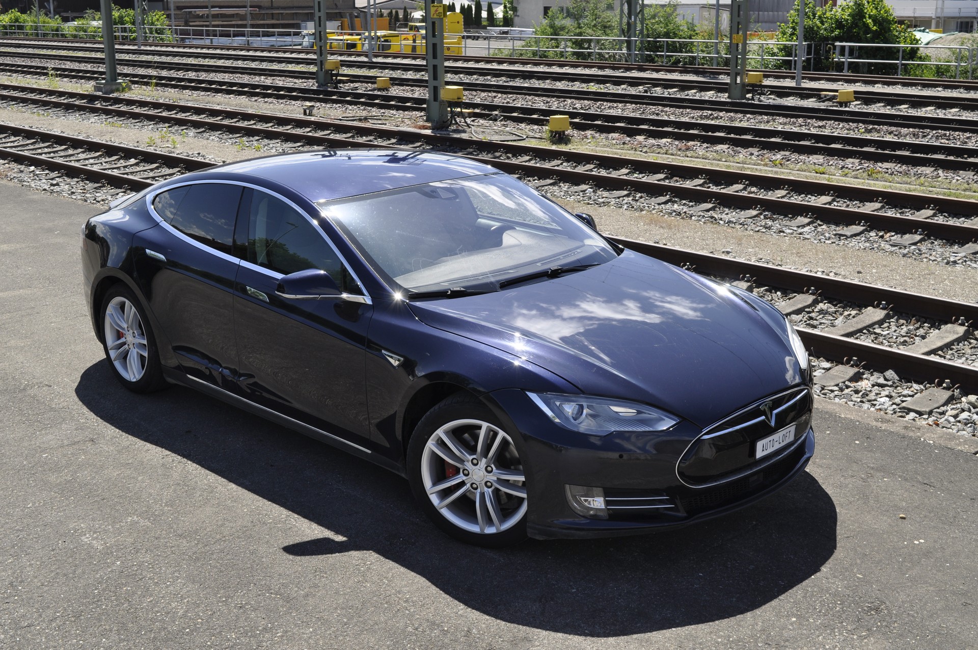 TESLA Model S 85 Performance-image-6