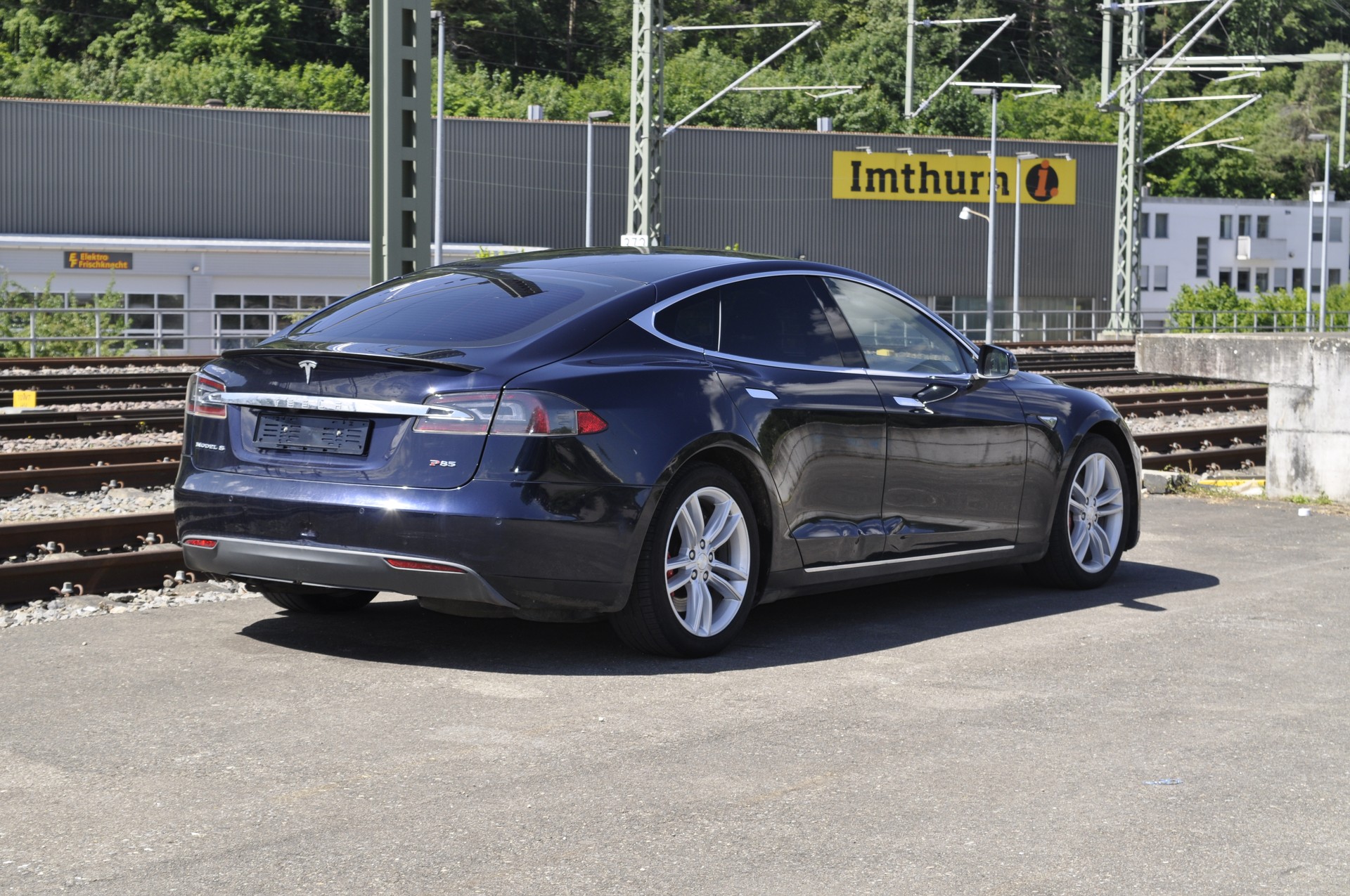 TESLA Model S 85 Performance-image-5