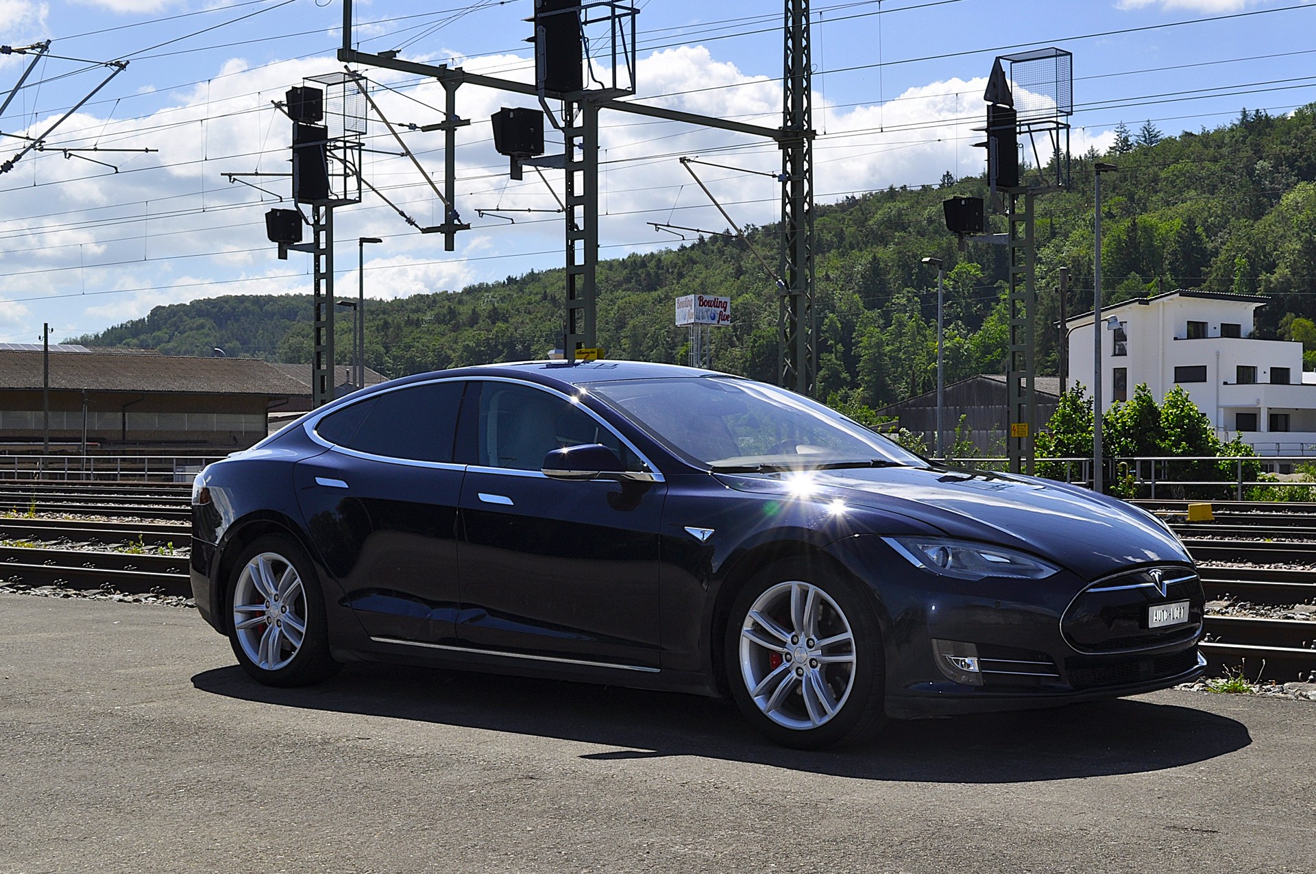 TESLA Model S 85 Performance-image-0