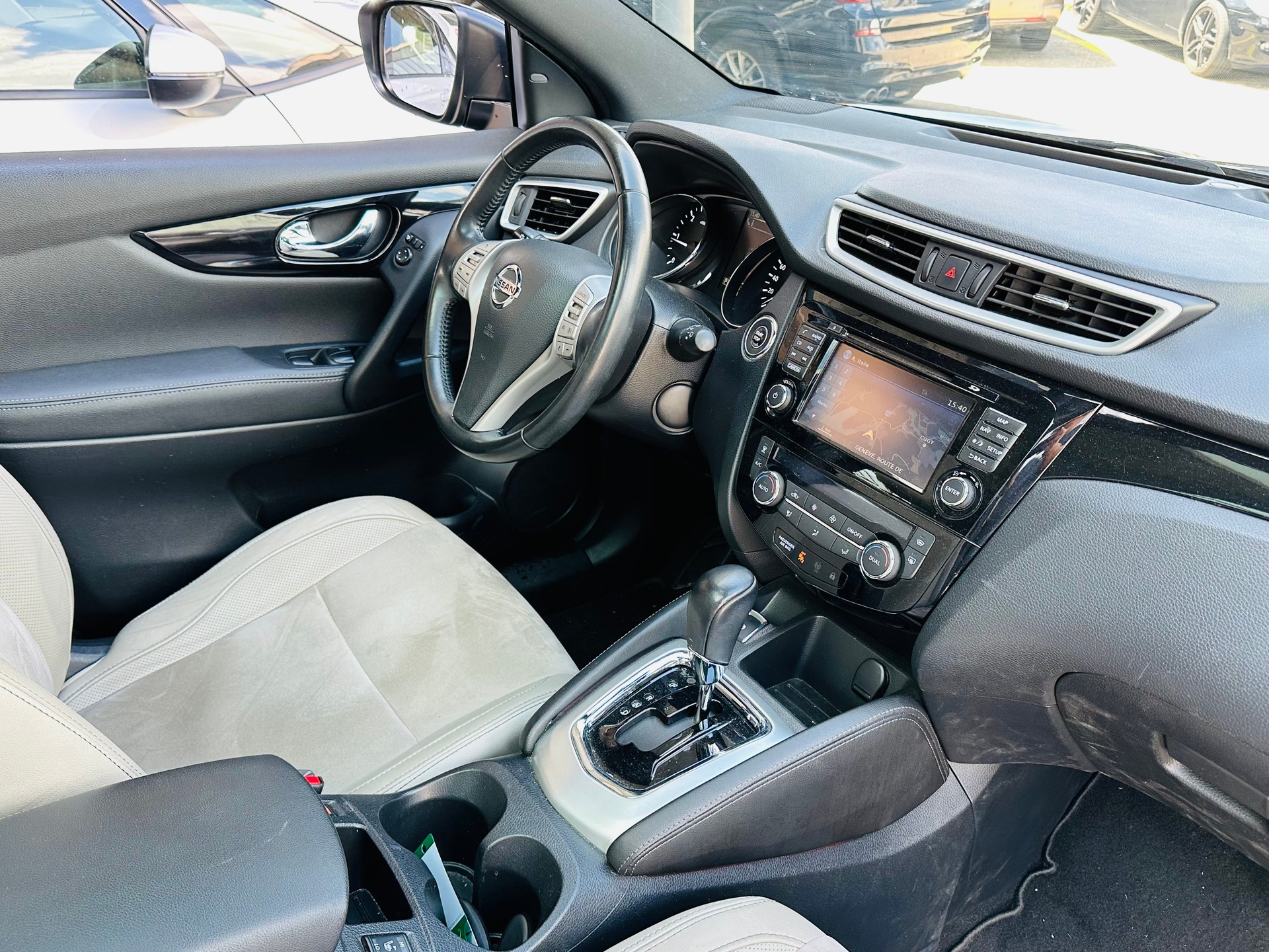 NISSAN Qashqai 1.6 dCi tekna Xtronic CVT-image-10