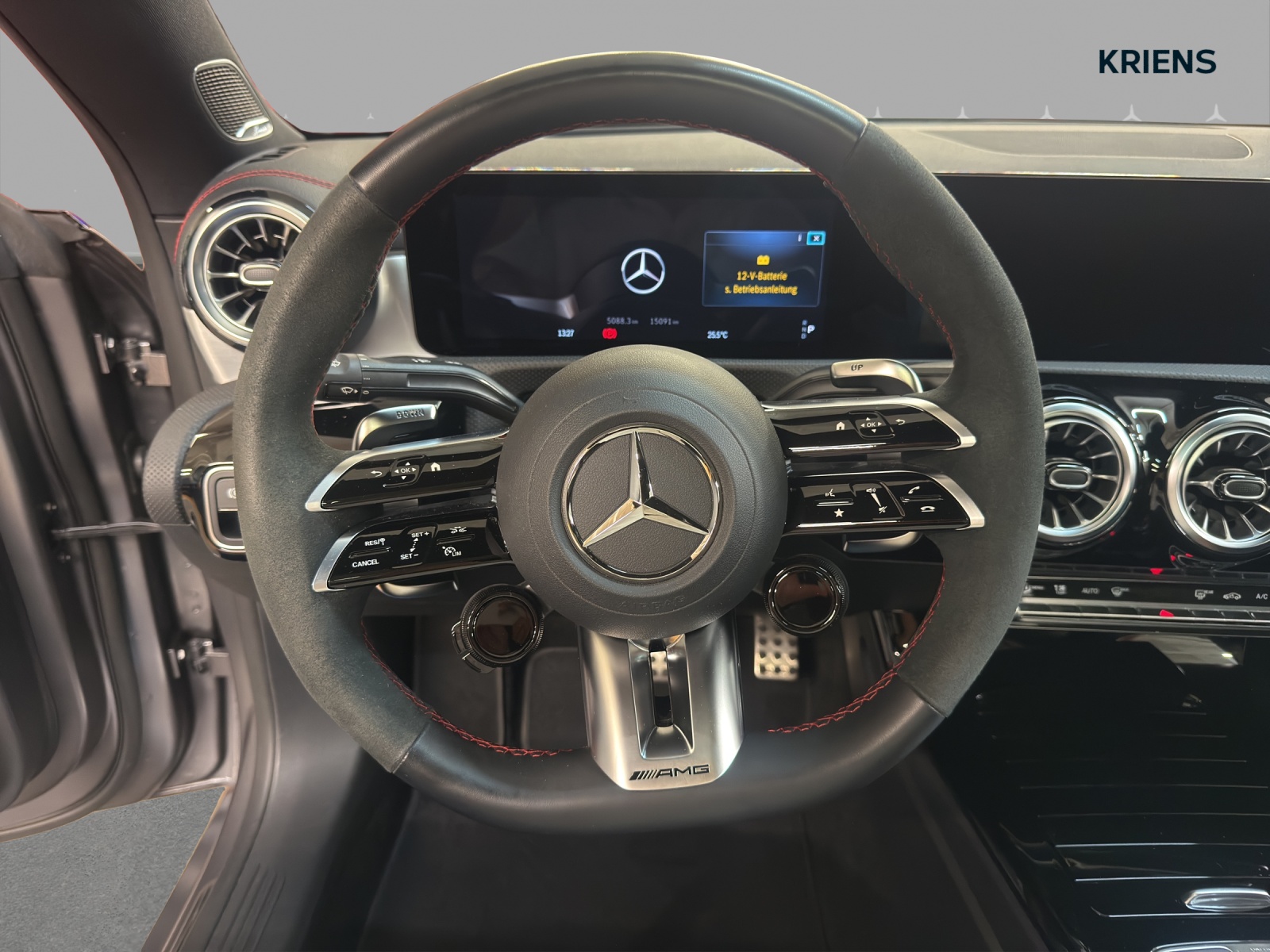 MERCEDES-BENZ CLA 35 4M - AMG / 360 Grad Kamera / Panorama-Dach / Head-Up Display-image-9
