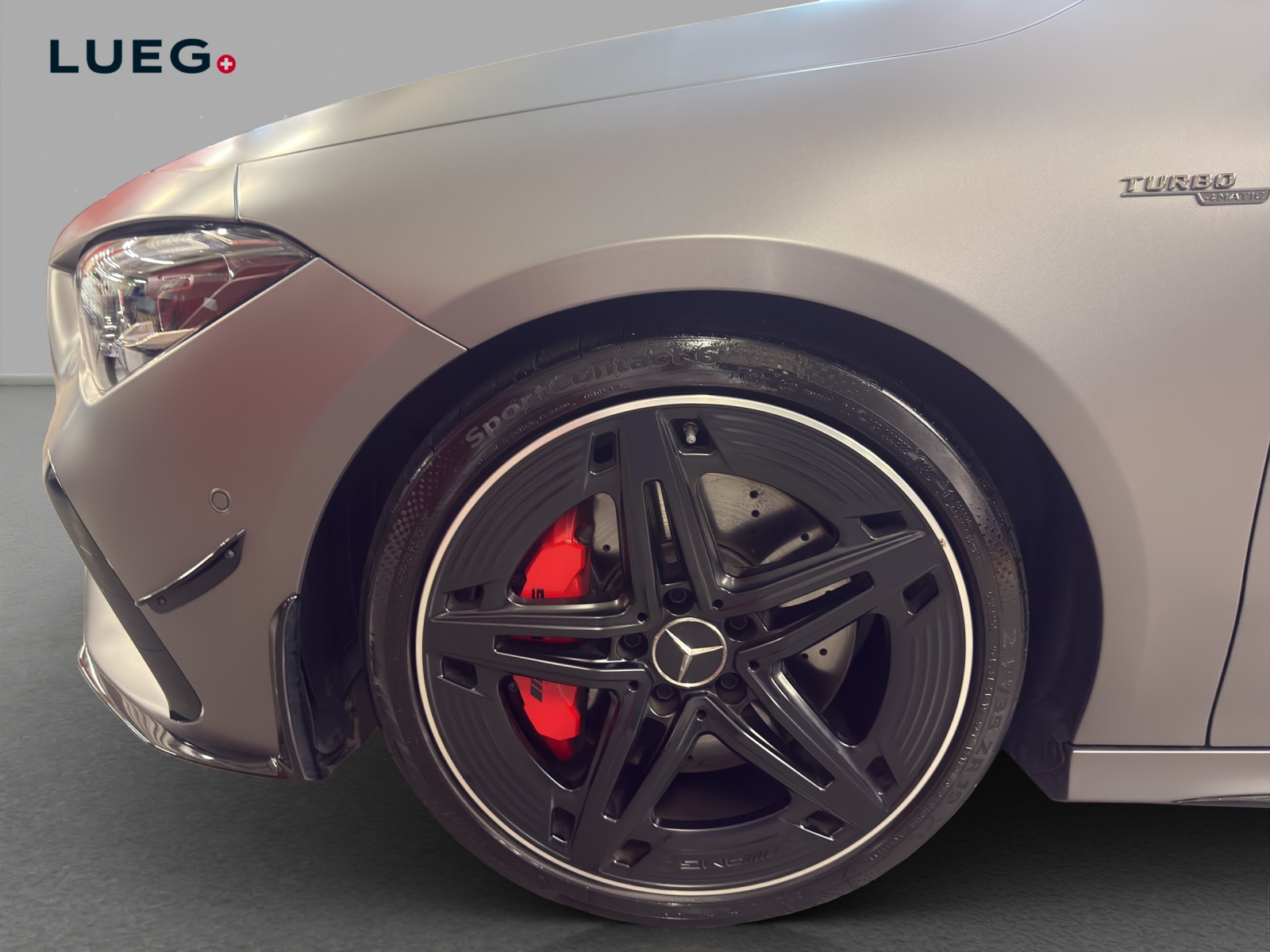 MERCEDES-BENZ CLA 35 4M - AMG / 360 Grad Kamera / Panorama-Dach / Head-Up Display-image-6