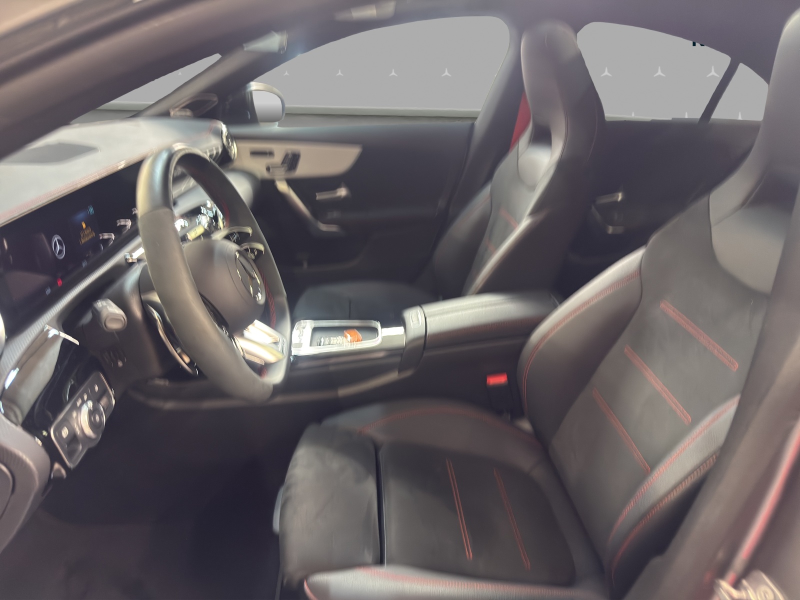 MERCEDES-BENZ CLA 35 4M - AMG / 360 Grad Kamera / Panorama-Dach / Head-Up Display-image-7