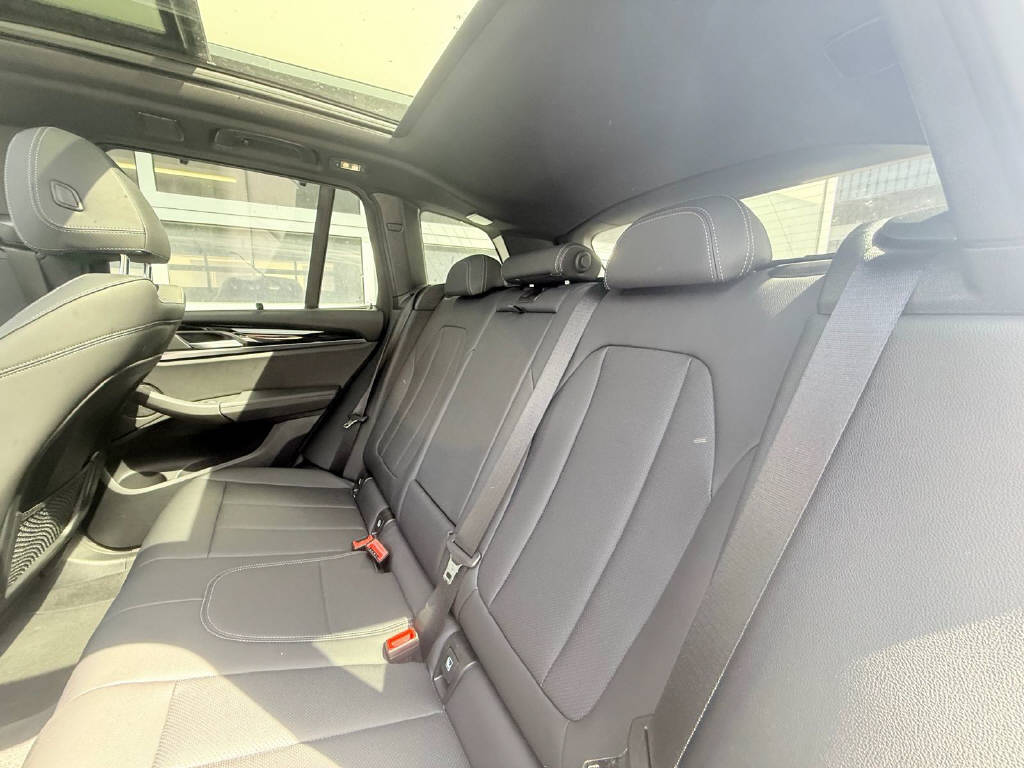 BMW X3 30d xDrive - CH-image-10