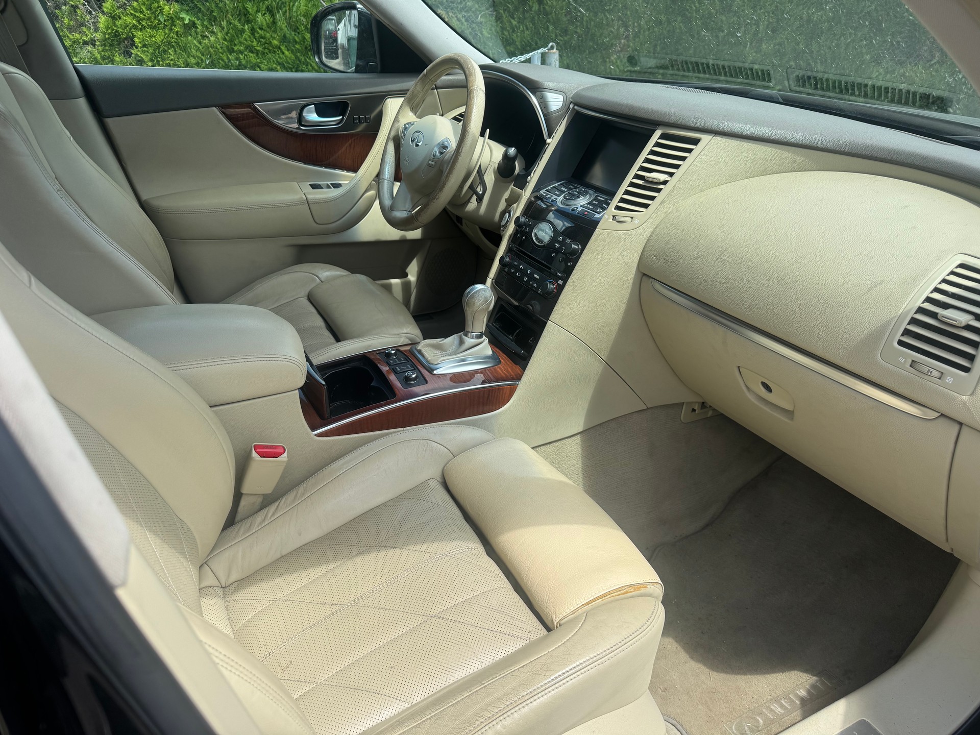 INFINITI FX37 S AWD Automatic-image-4