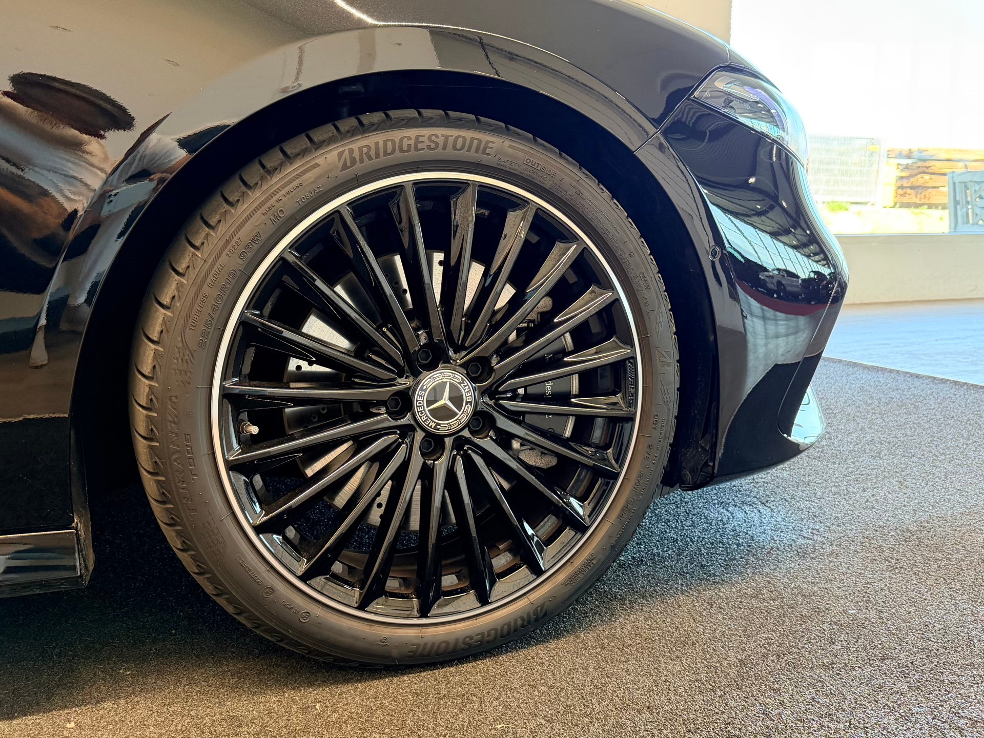 MERCEDES-BENZ A 250 4Matic AMG Line 8G-DCT-image-5