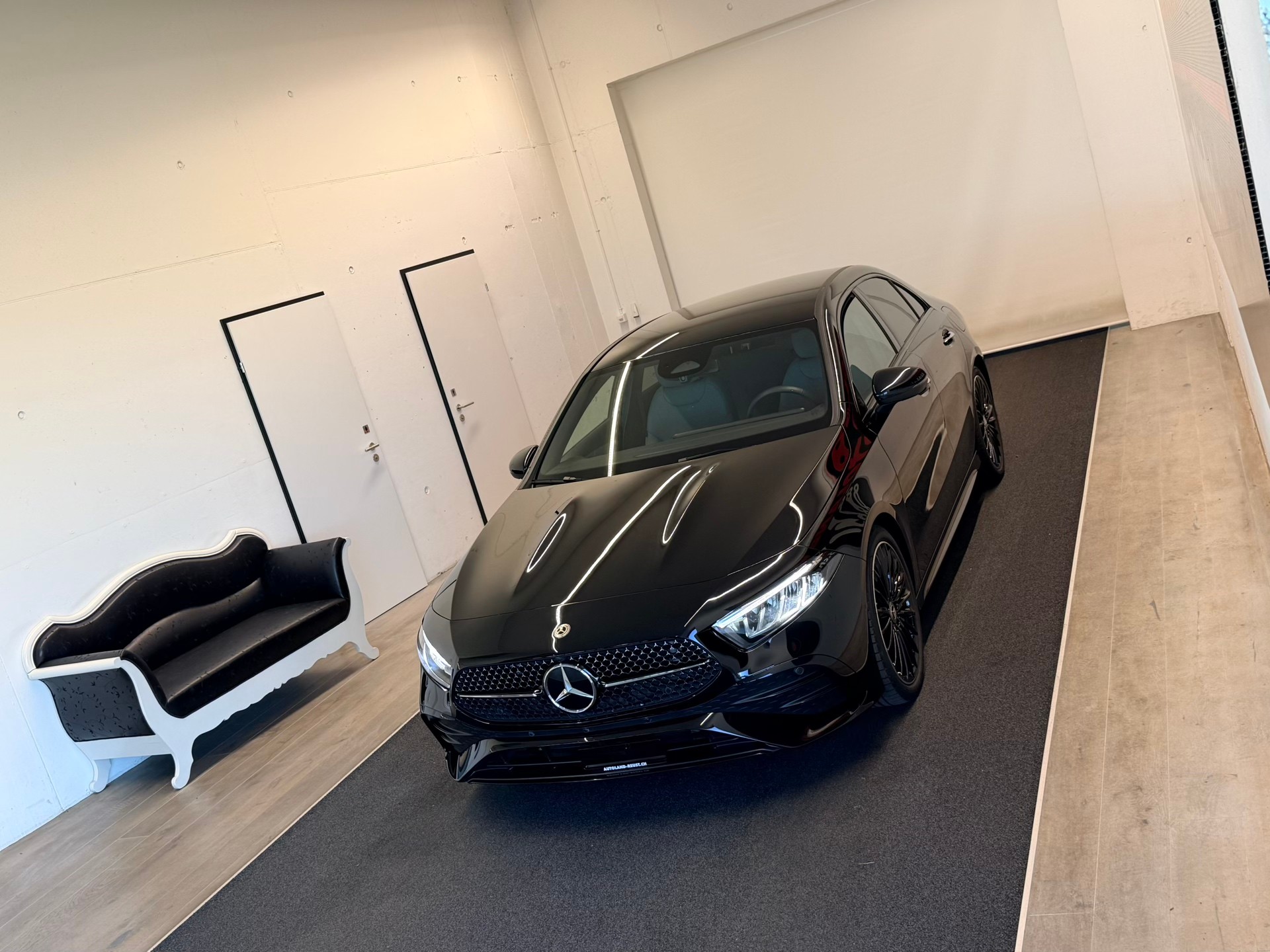 MERCEDES-BENZ A 250 4Matic AMG Line 8G-DCT-image-3