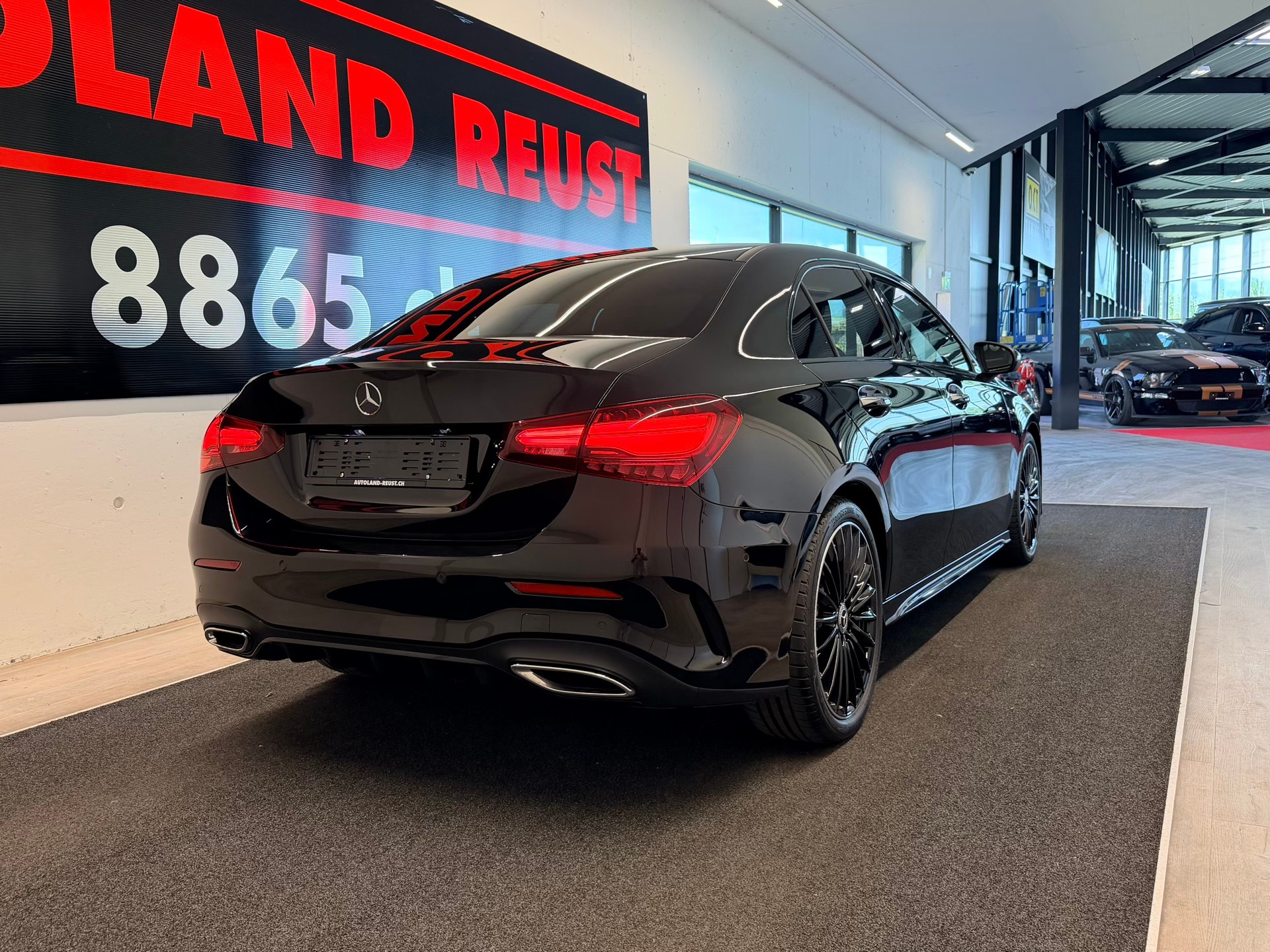 MERCEDES-BENZ A 250 4Matic AMG Line 8G-DCT-image-6