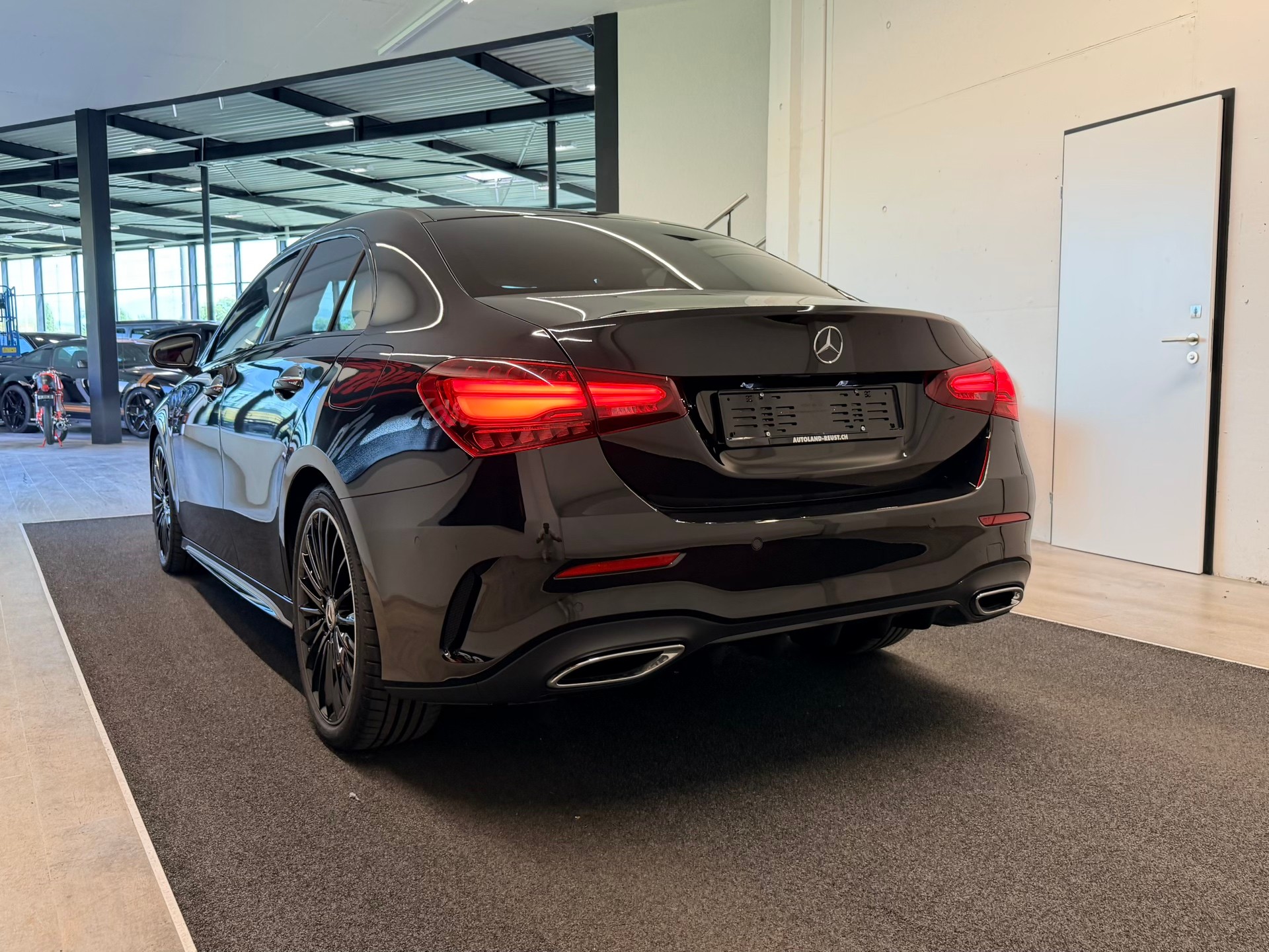 MERCEDES-BENZ A 250 4Matic AMG Line 8G-DCT-image-7