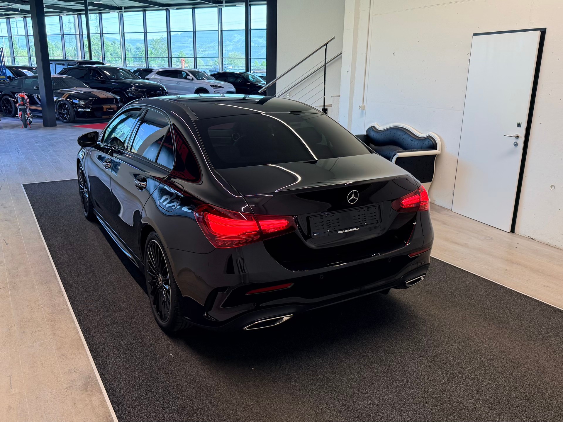 MERCEDES-BENZ A 250 4Matic AMG Line 8G-DCT-image-8