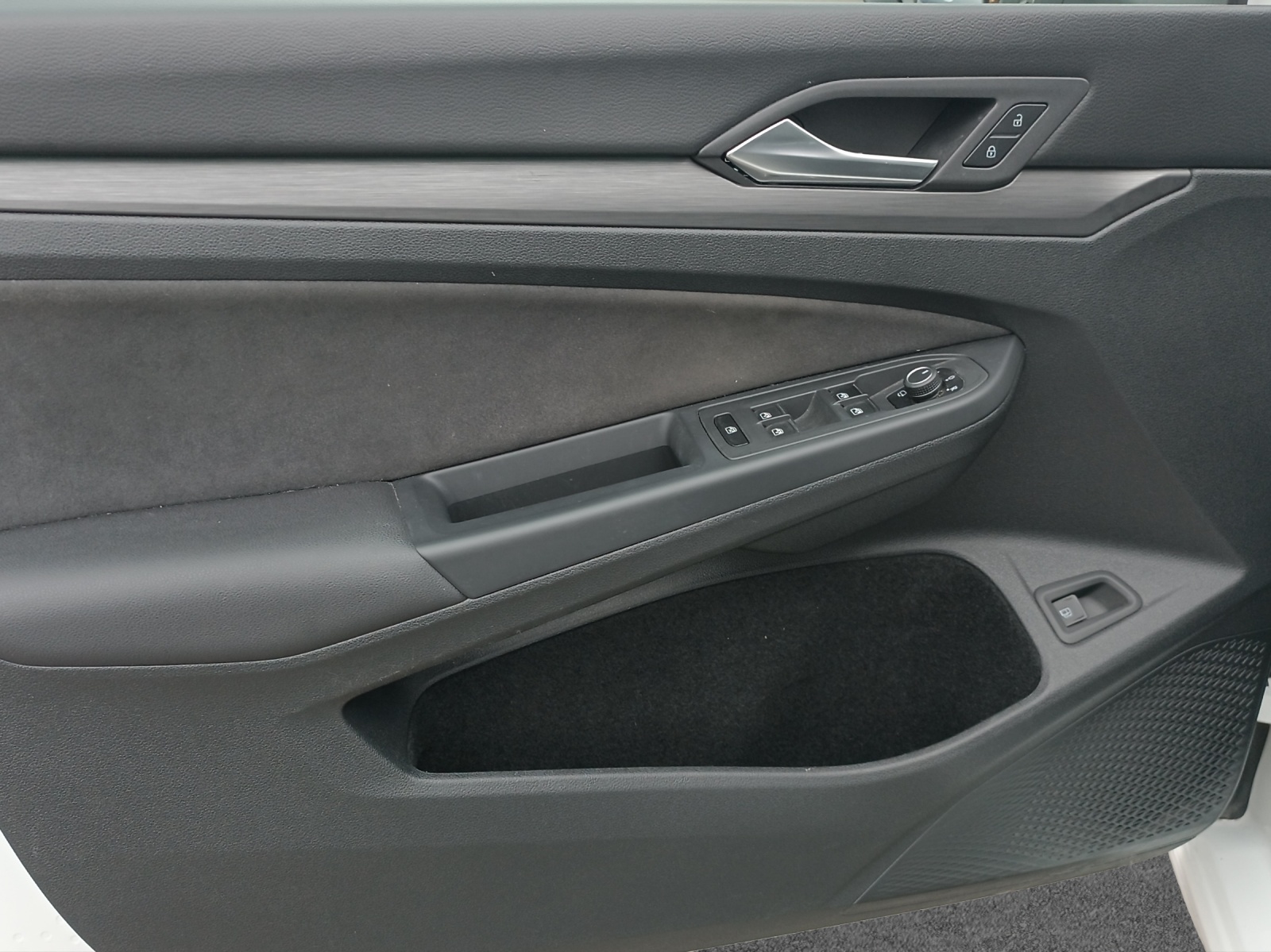 VW Golf 1.4 TSI PHEV Selection-image-11