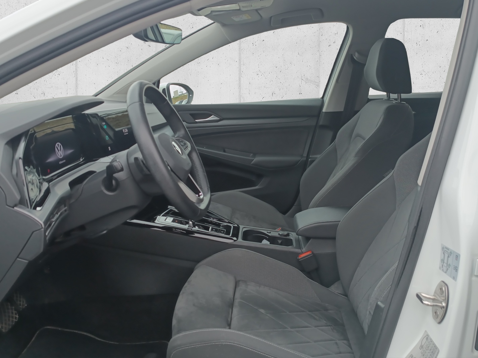 VW Golf 1.4 TSI PHEV Selection-image-8