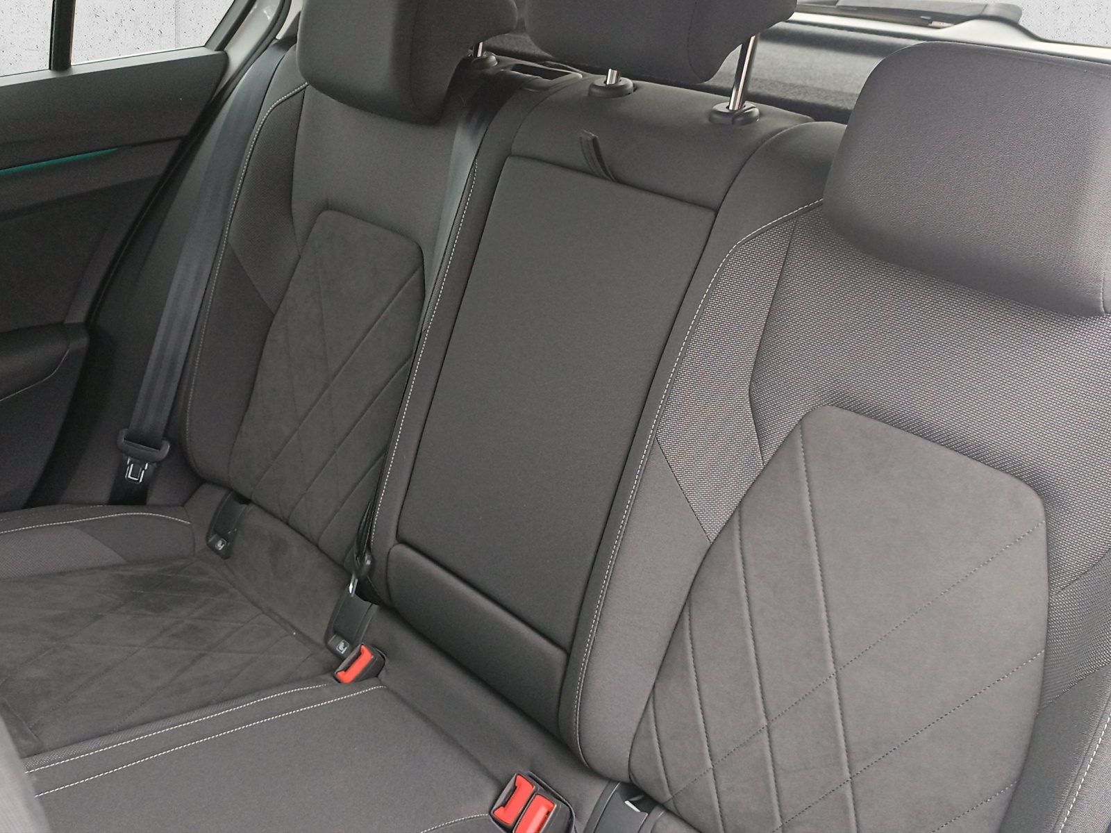 VW Golf 1.4 TSI PHEV Selection-image-12