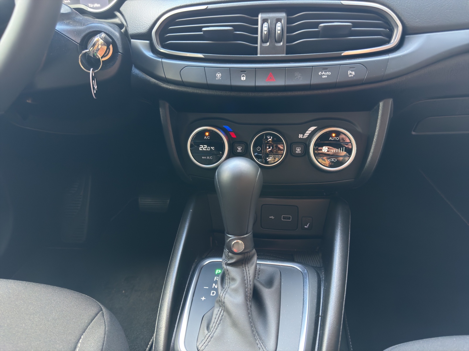 FIAT Tipo 1.5 Hybrid Swiss Edition-image-11
