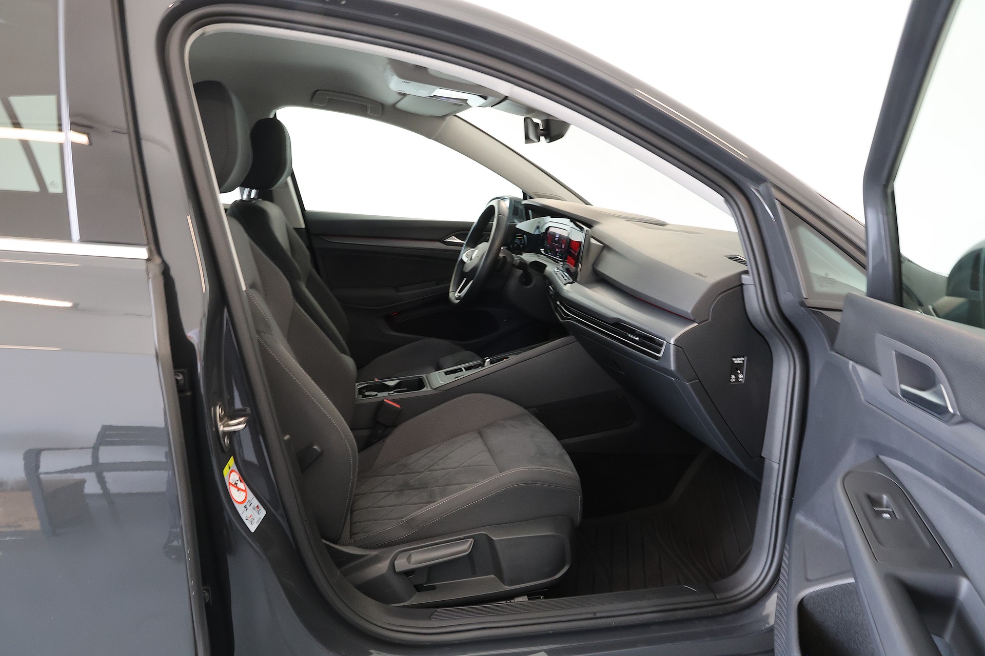 VW Golf 1.4 TSI PHEV Style DSG-image-13