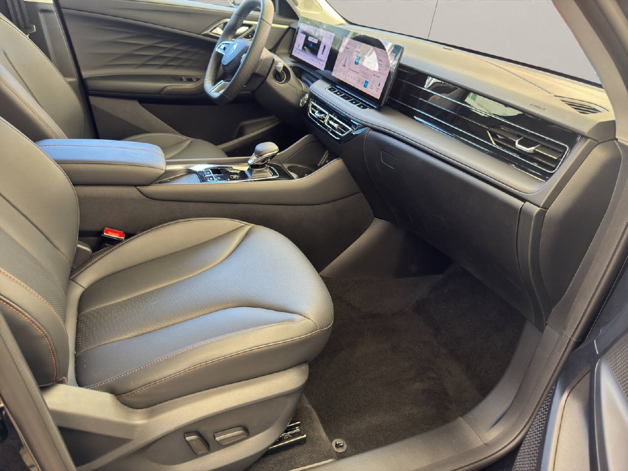 MG HS 1.5 PHEV **Luxury** 272PS-image-10