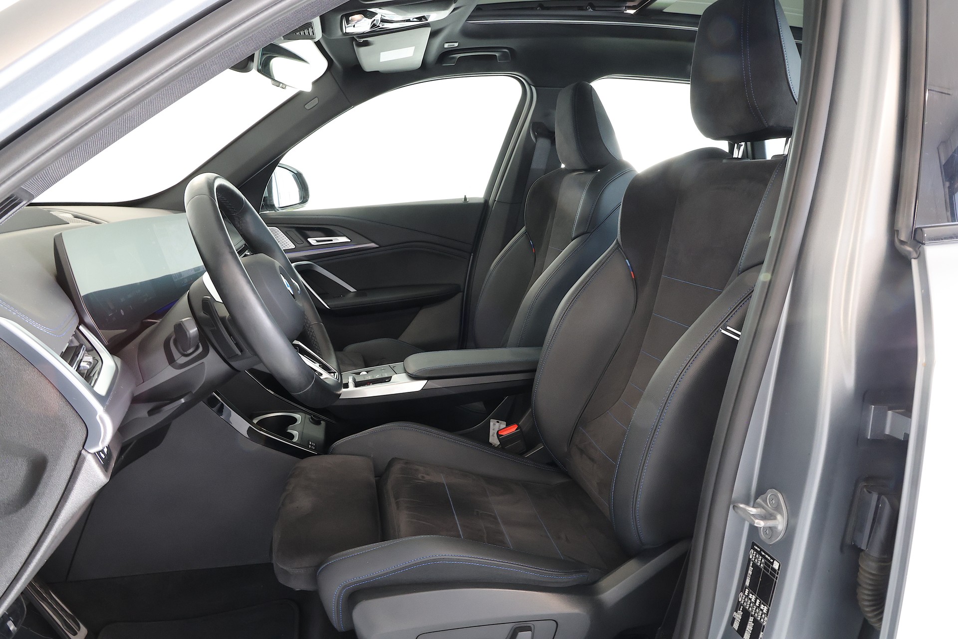 BMW X1 sDrive 18d Facelift M Sport Frozen Grey *CH-Fahrzeug* *Gratis-Service*-image-7