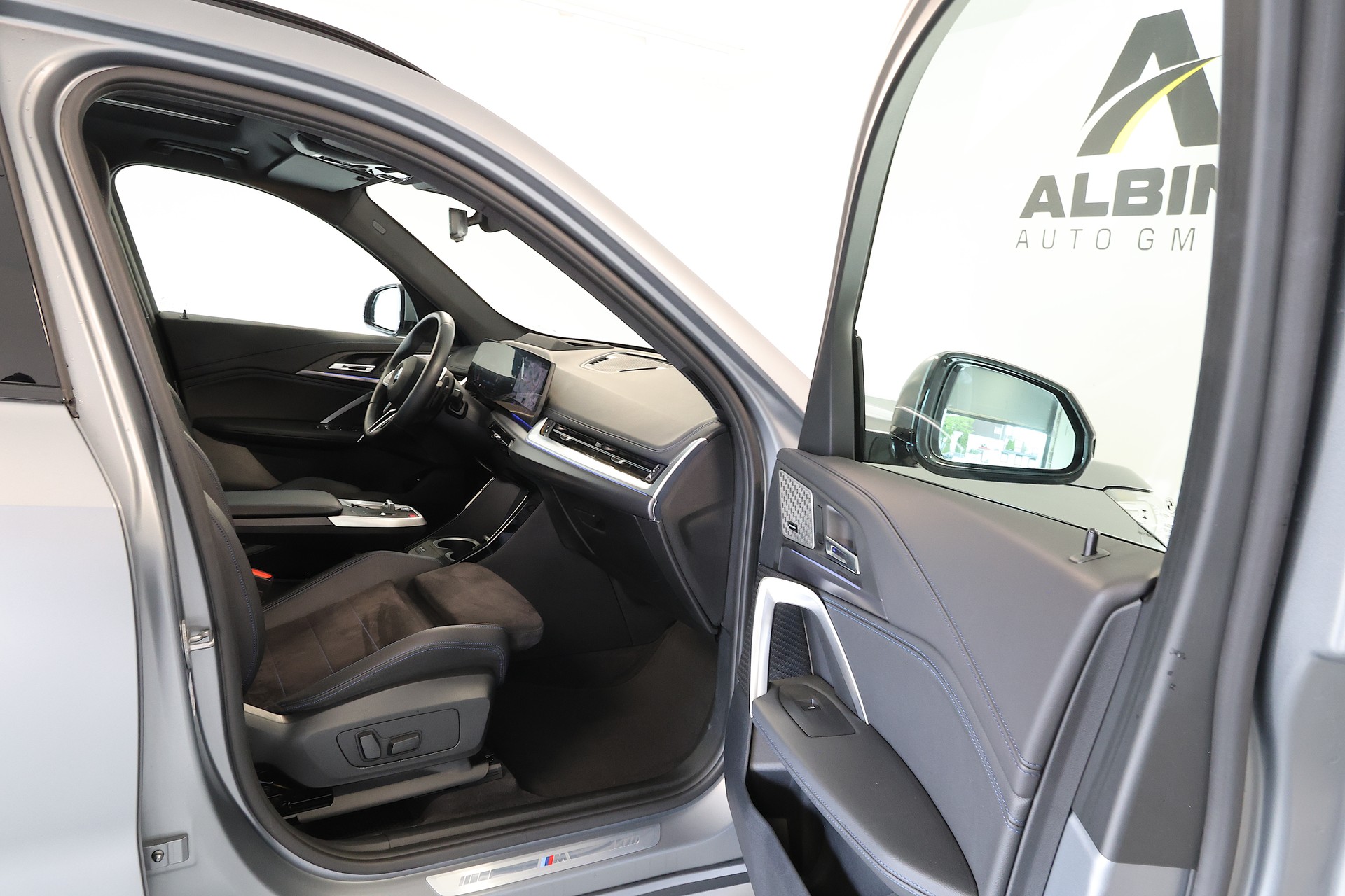 BMW X1 sDrive 18d Facelift M Sport Frozen Grey *CH-Fahrzeug* *Gratis-Service*-image-11
