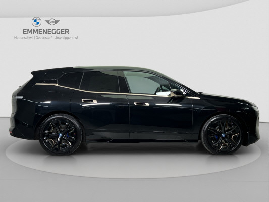 BMW iX xDrive40-image-5