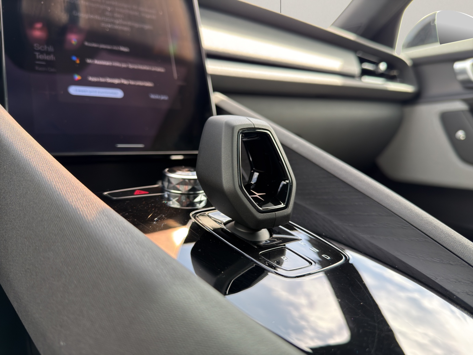 POLESTAR 2 Long Range Dual Motor-image-15