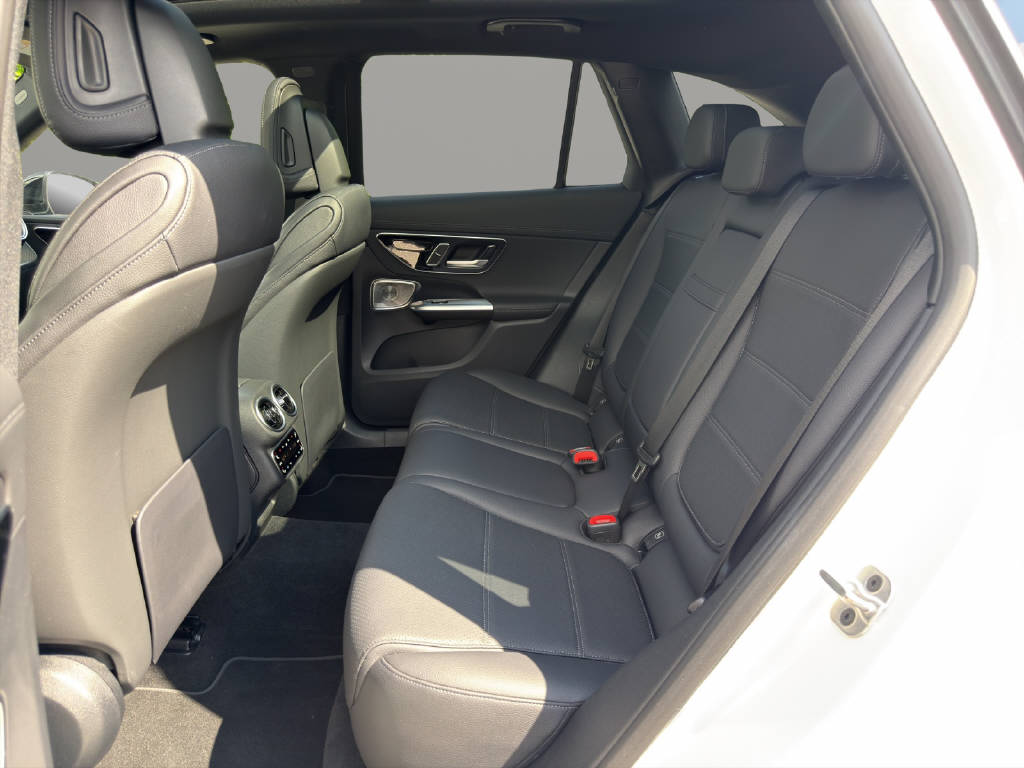 MERCEDES-BENZ GLC 300 AMG Line 4matic-image-14