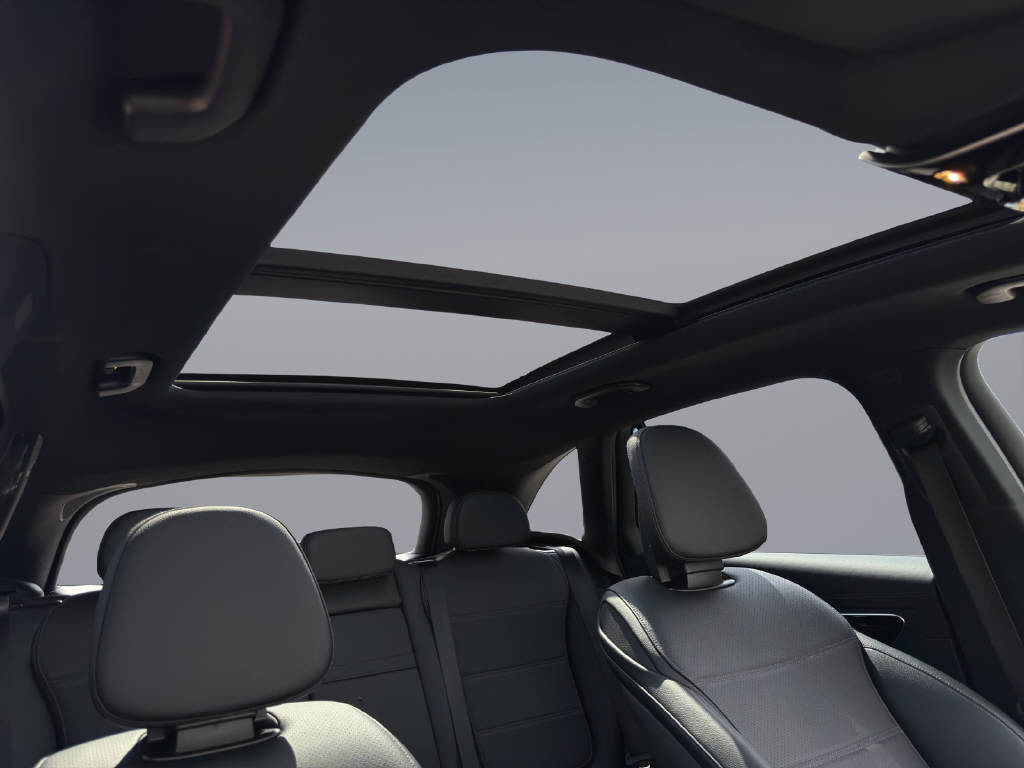 MERCEDES-BENZ GLC 300 AMG Line 4matic-image-17