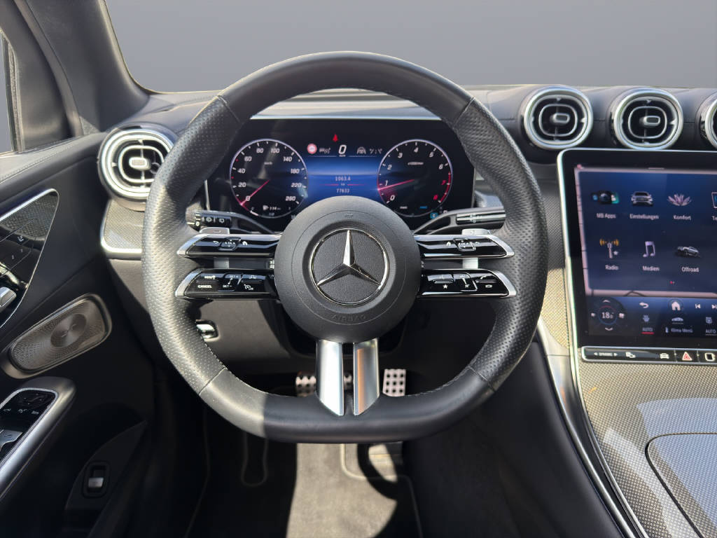 MERCEDES-BENZ GLC 300 AMG Line 4matic-image-9