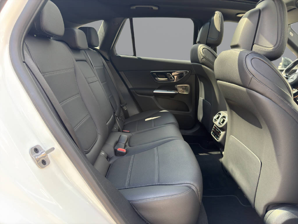 MERCEDES-BENZ GLC 300 AMG Line 4matic-image-15