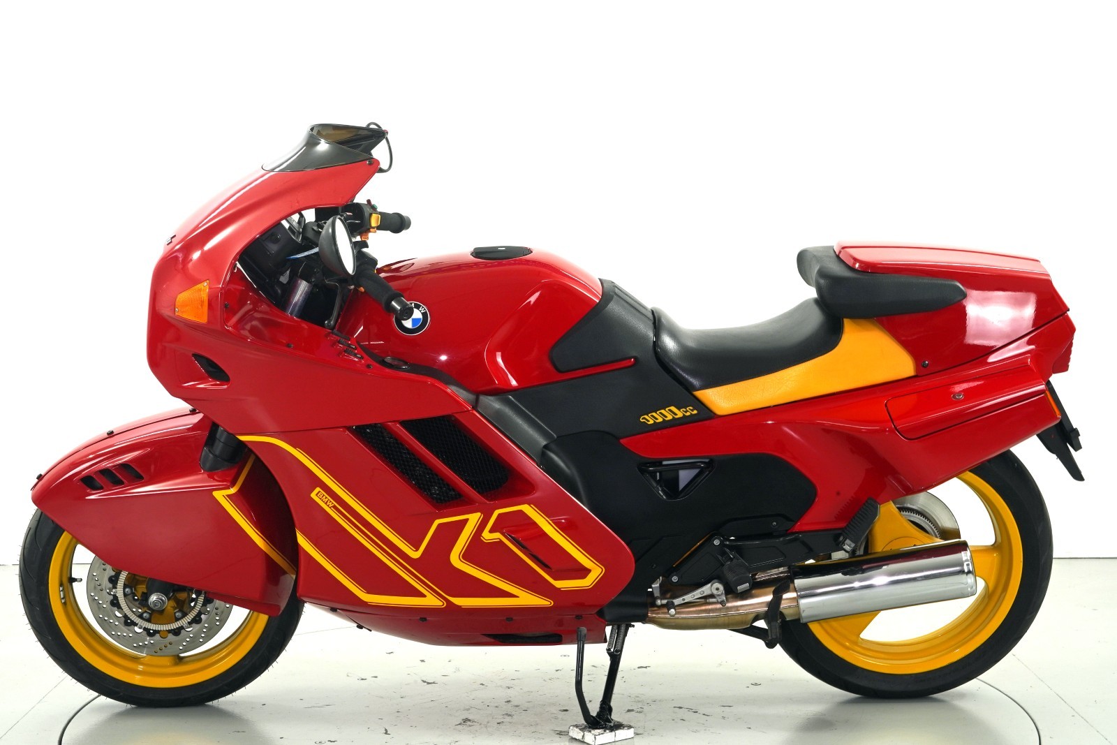 BMW K1-image-4