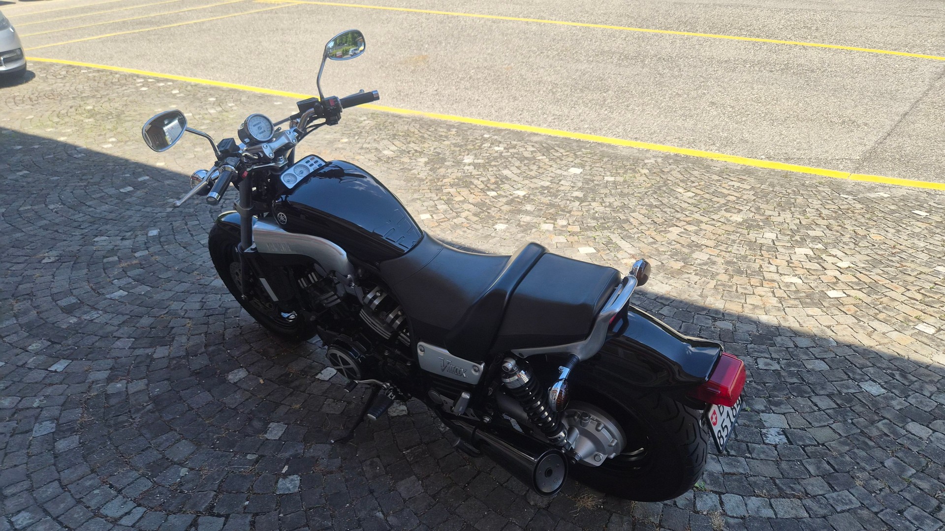 YAMAHA V-Max VMX 1200-image-4