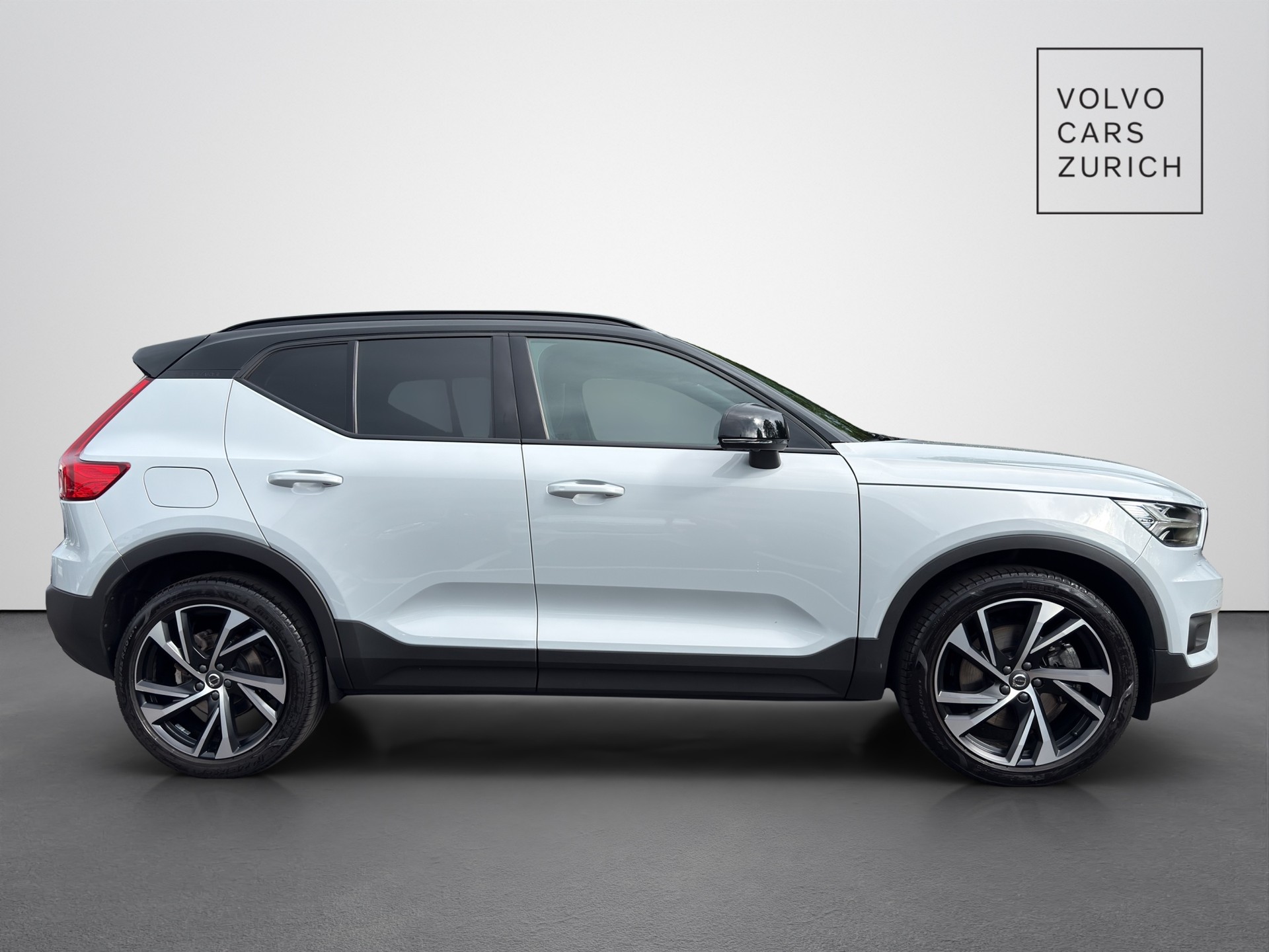 VOLVO XC40 1.5 T5 PiH R-Design-showroom-element-3
