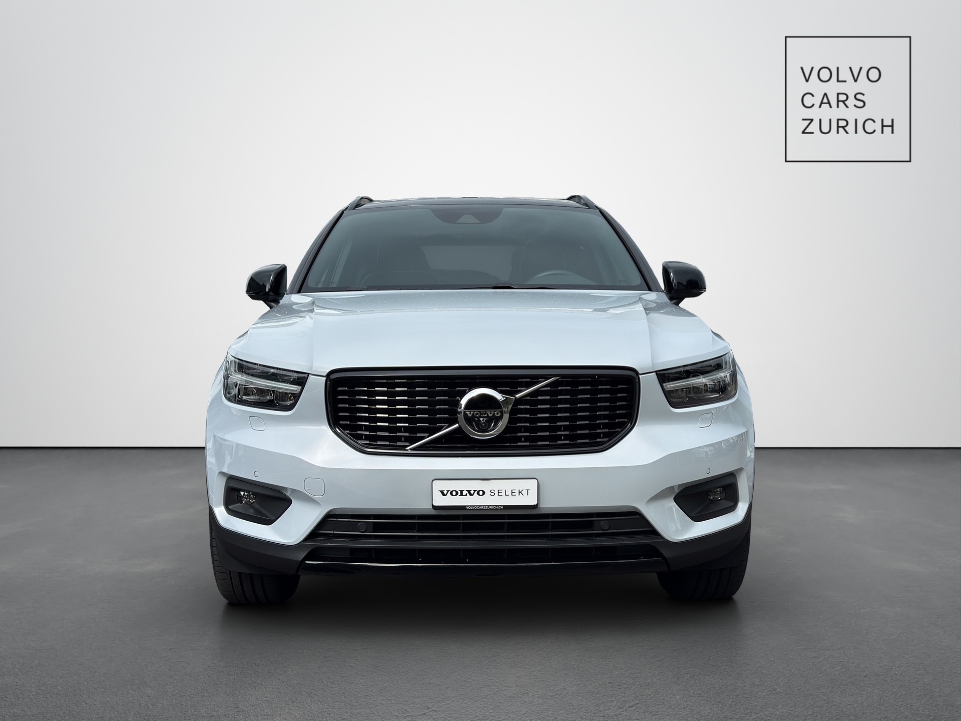 VOLVO XC40 1.5 T5 PiH R-Design-image-4